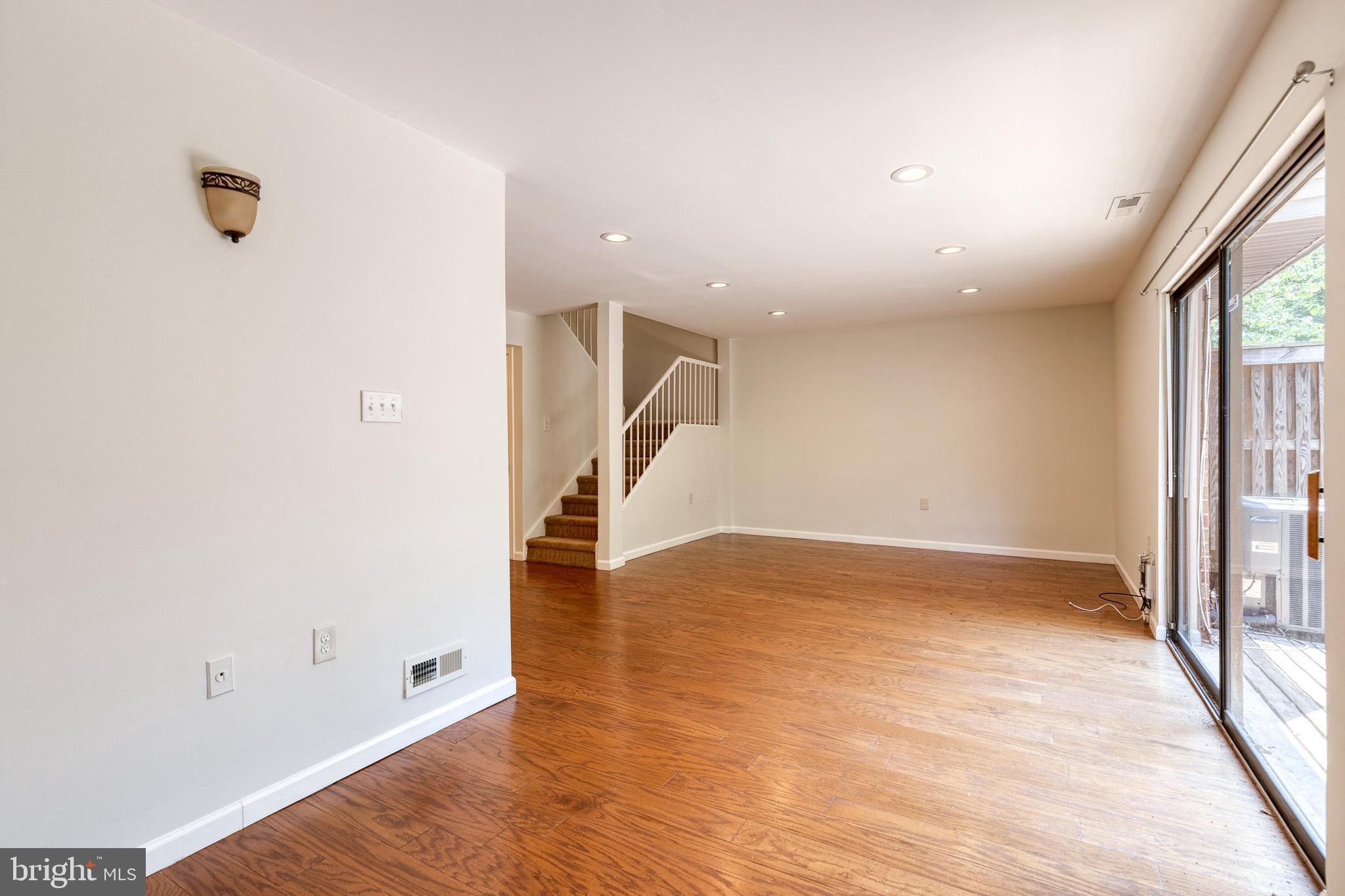 10564 CROSS FOX LANE