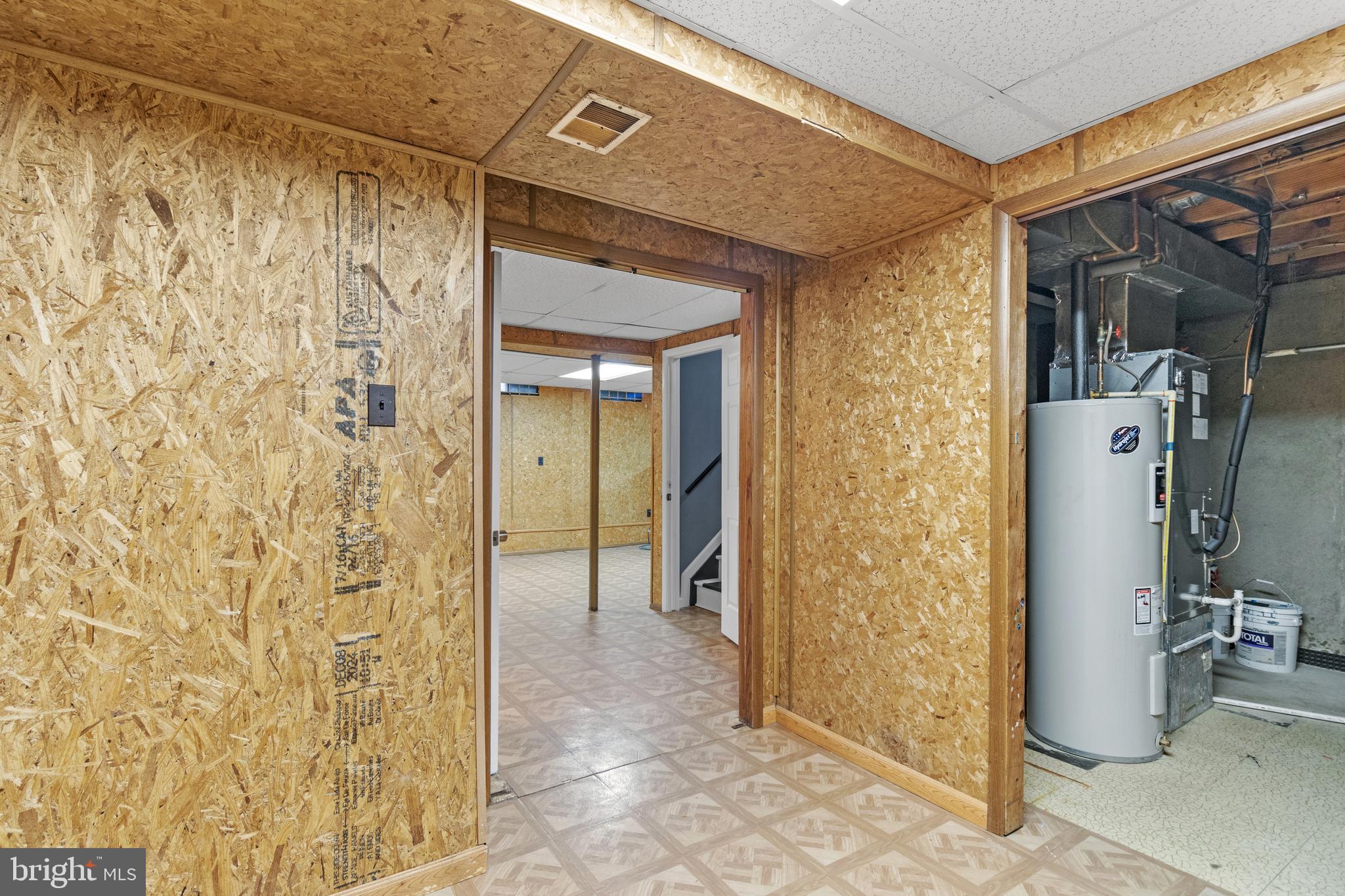 WESTHAMPTON - Residential