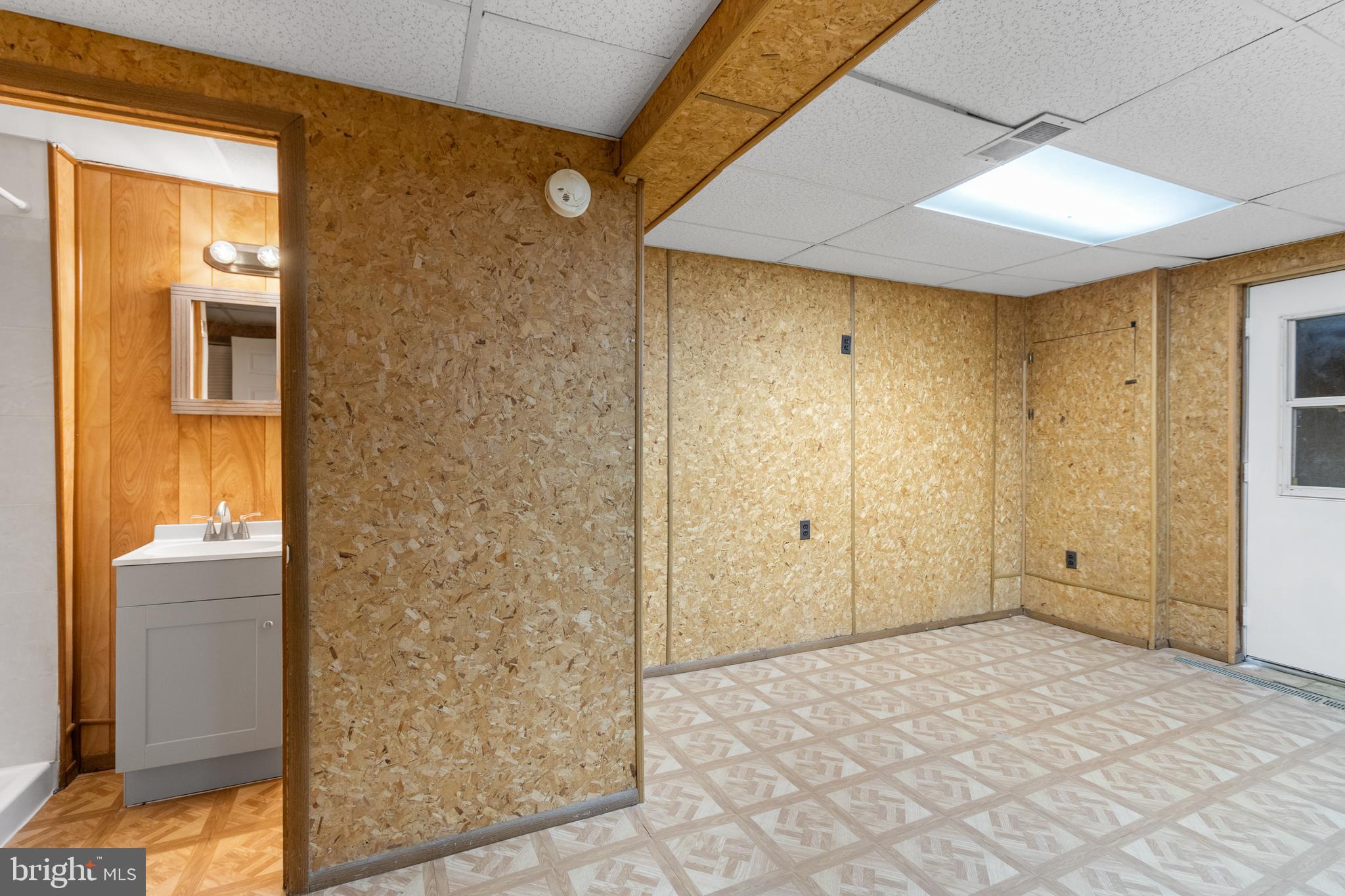 WESTHAMPTON - Residential