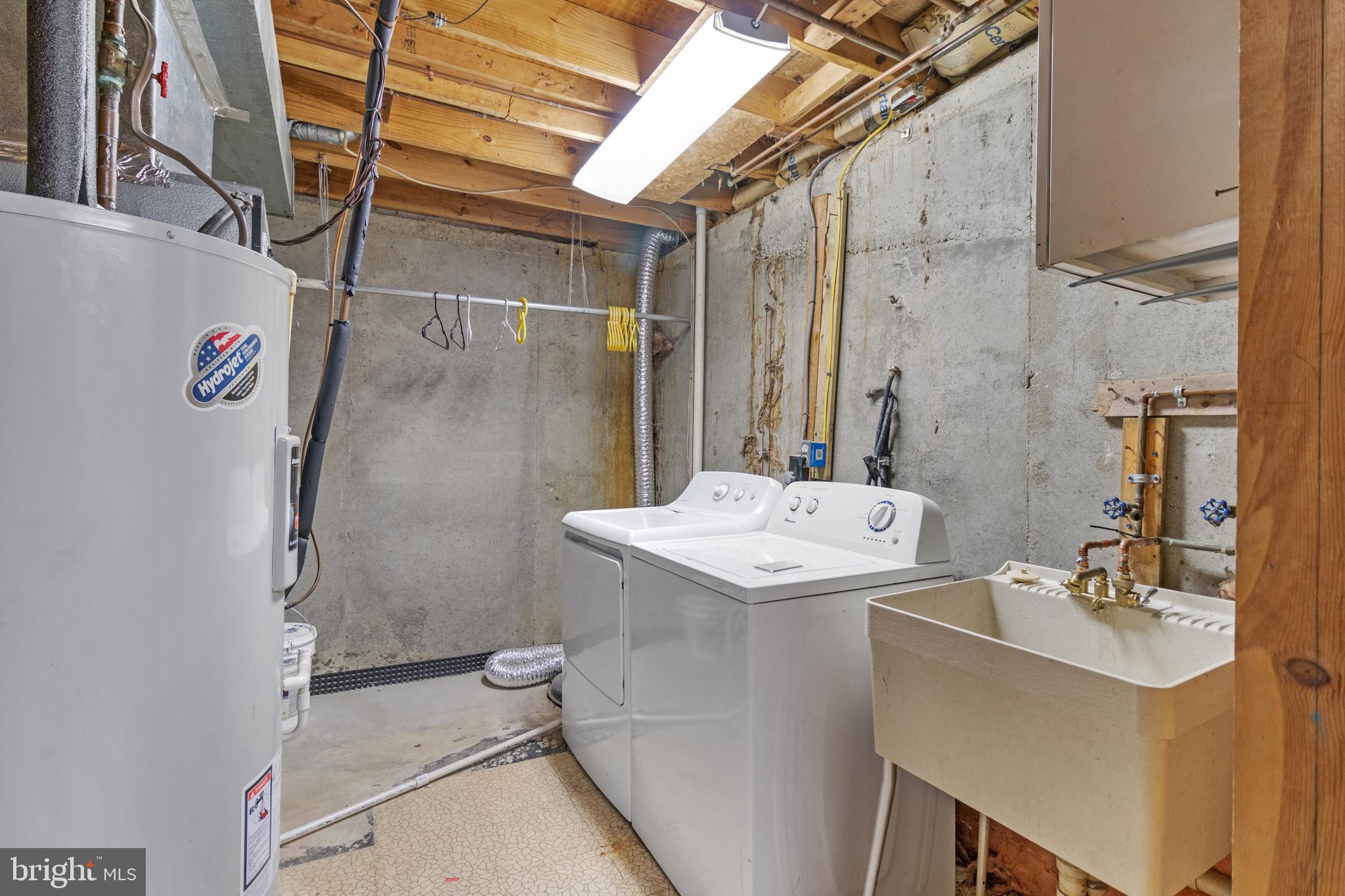 WESTHAMPTON - Residential