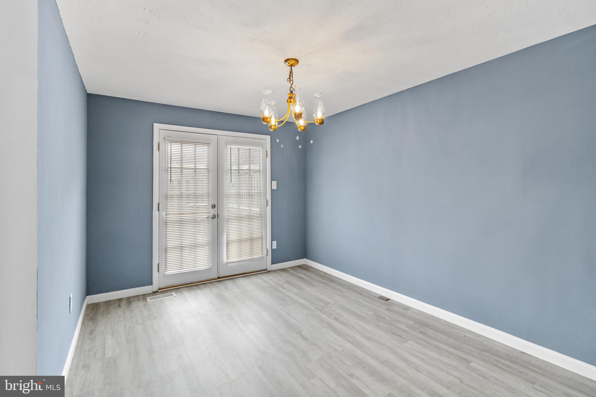 WESTHAMPTON - Residential