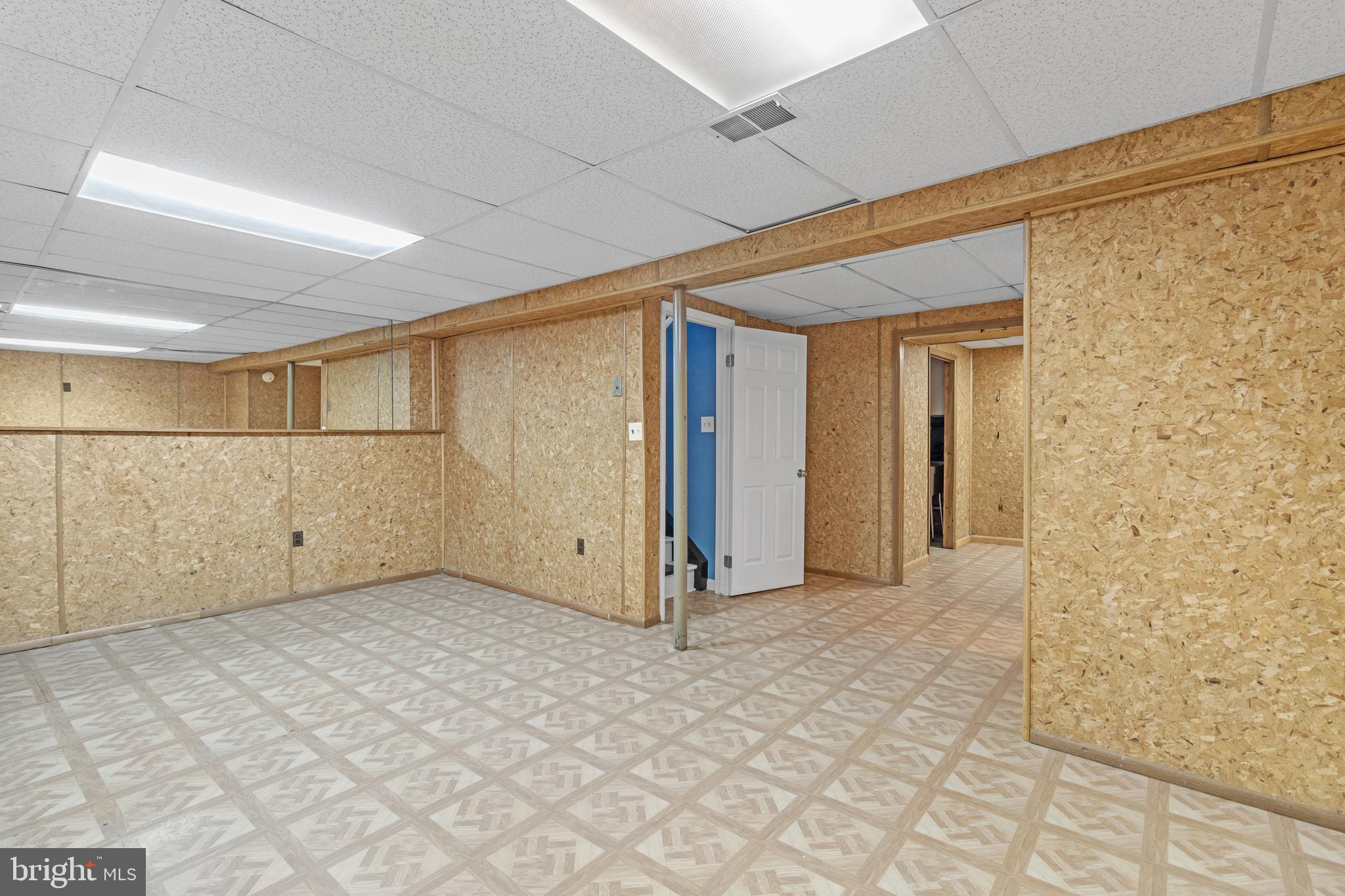 WESTHAMPTON - Residential