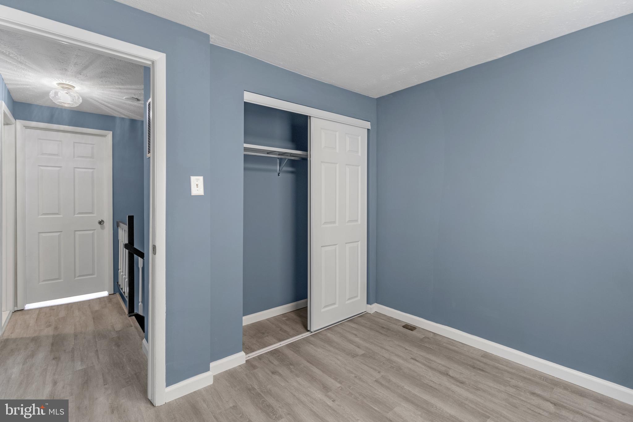 WESTHAMPTON - Residential