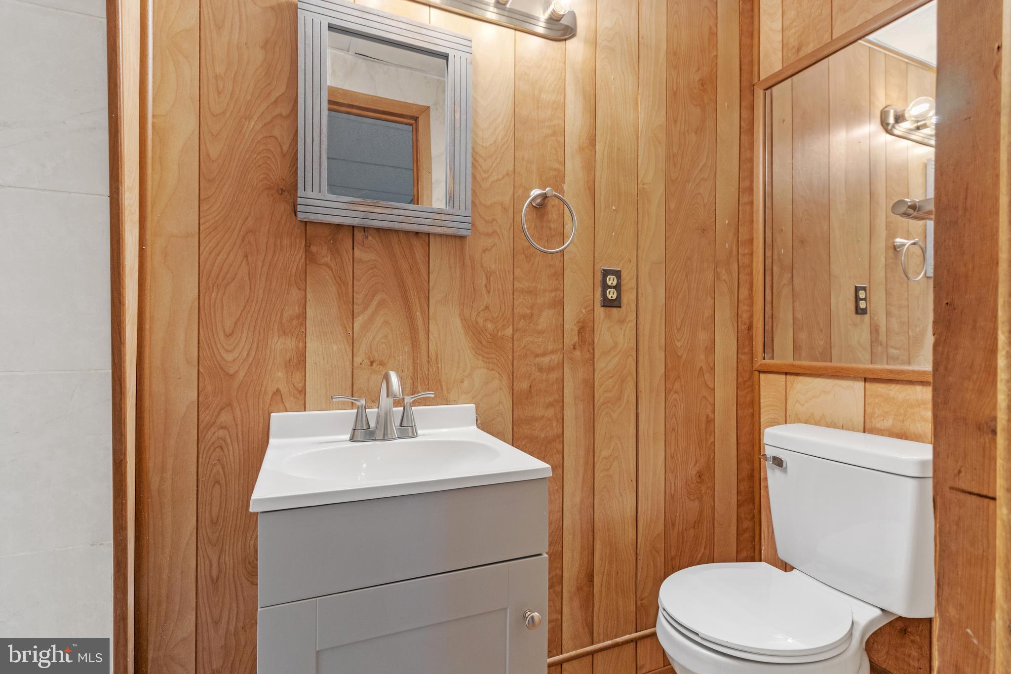 WESTHAMPTON - Residential