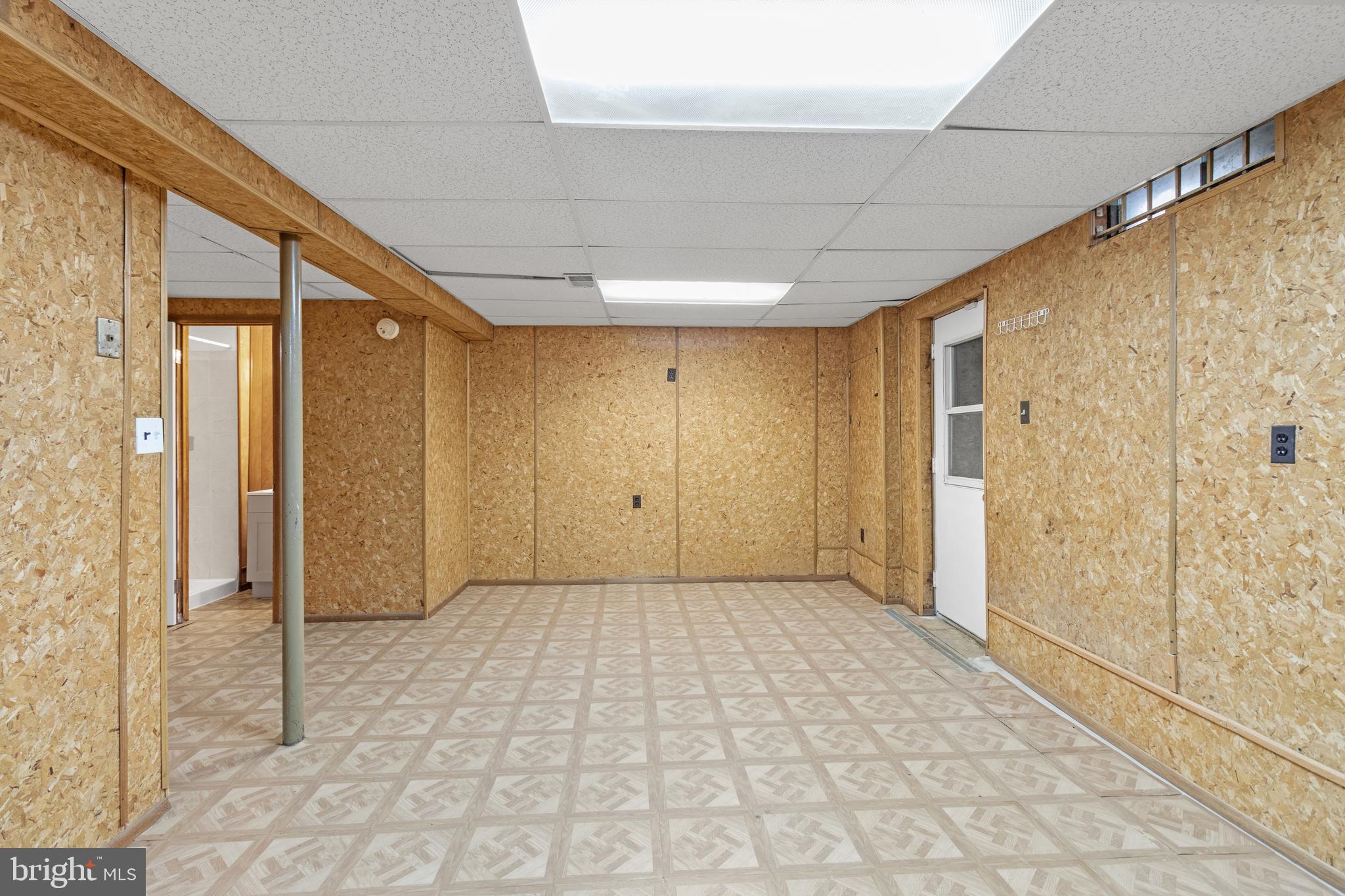 WESTHAMPTON - Residential