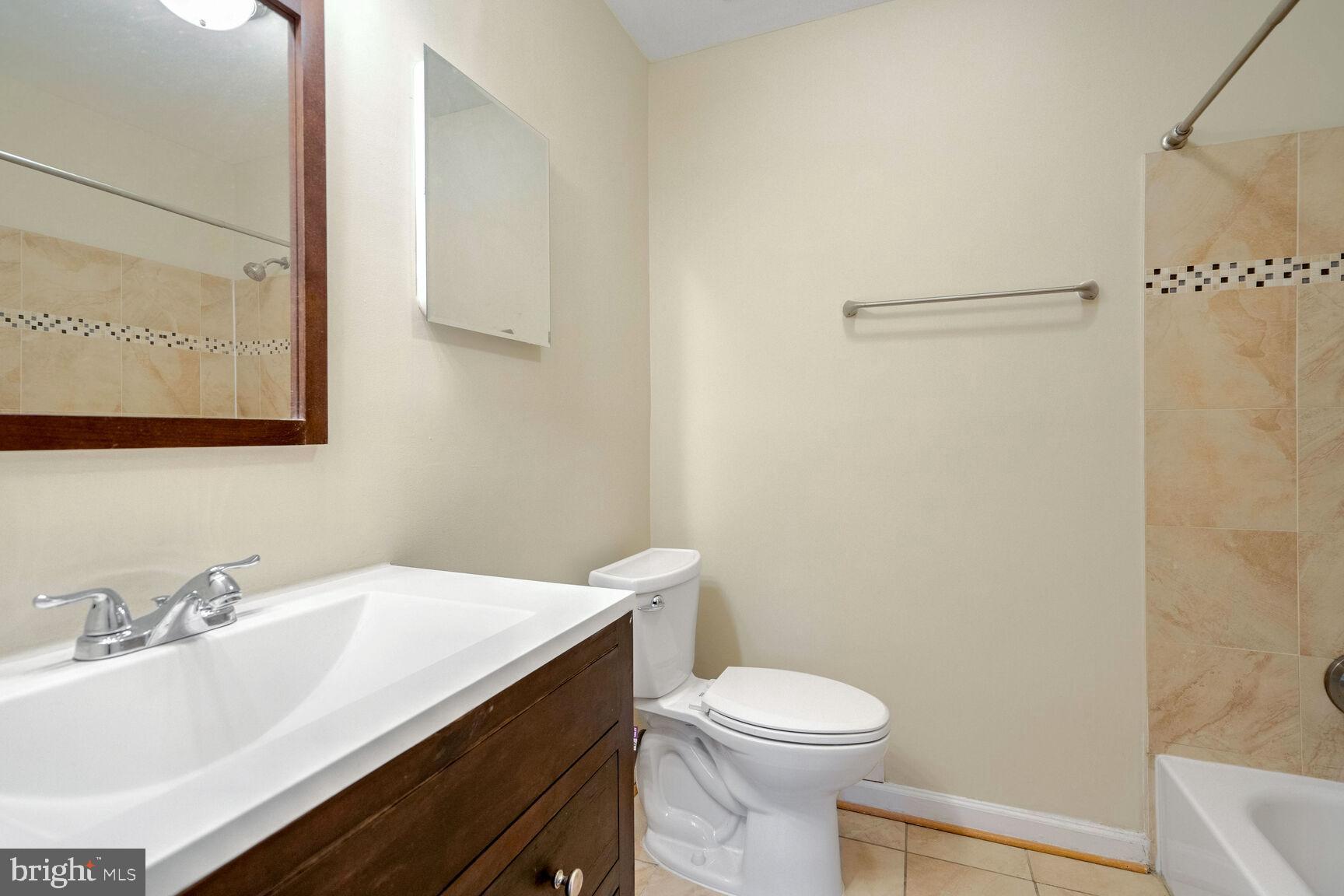 WOODBURN - Residential Lease