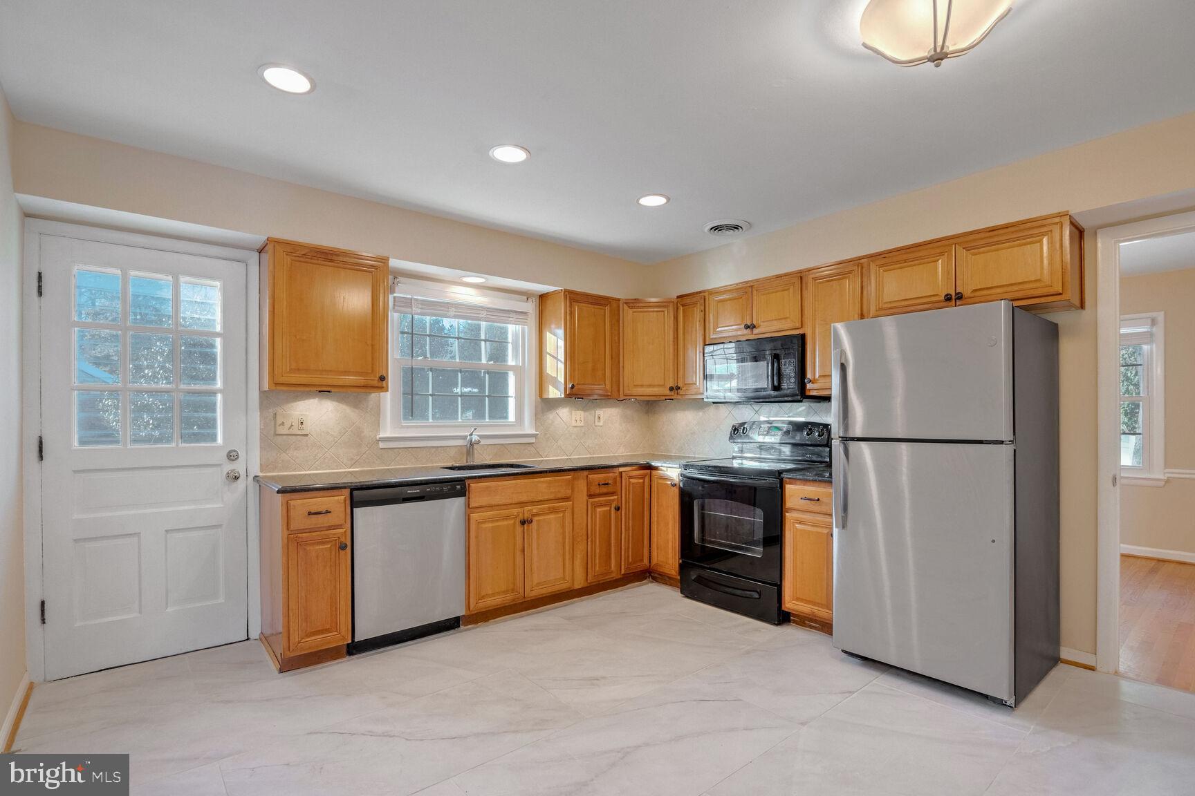 WOODBURN - Residential Lease