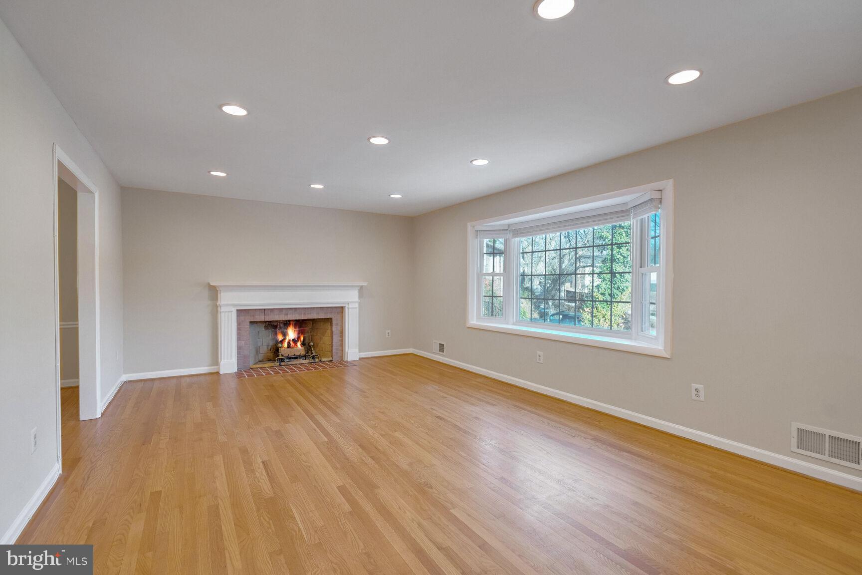 WOODBURN - Residential Lease