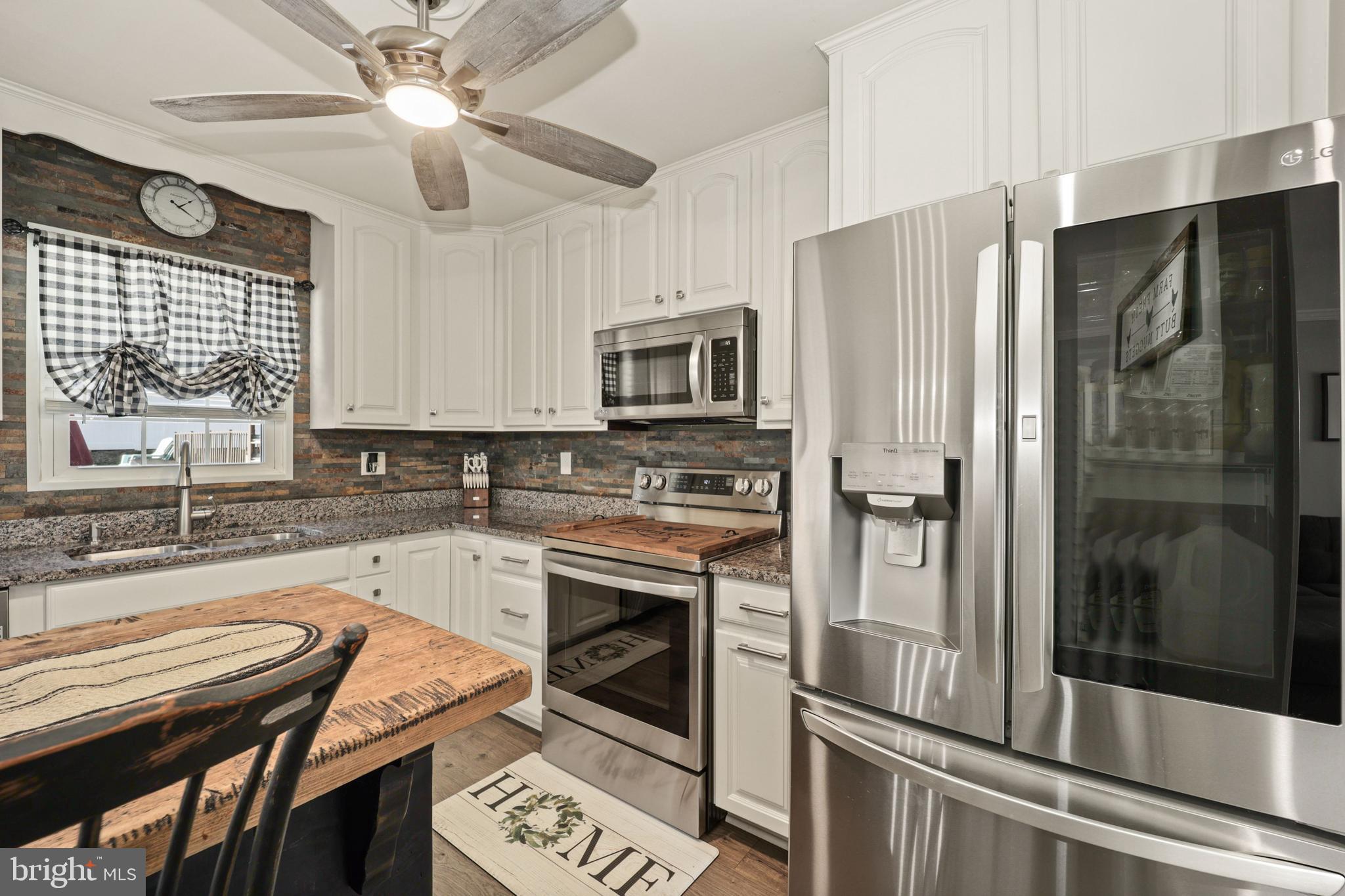 WHISPERING VALLEY - Residential