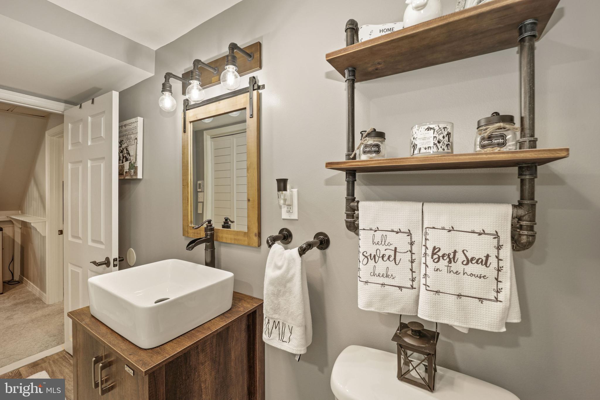 WHISPERING VALLEY - Residential