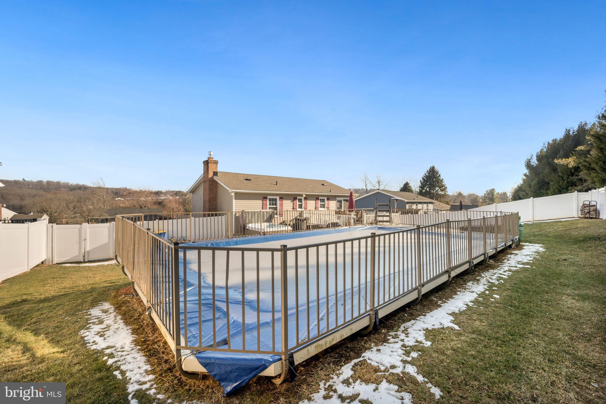 WHISPERING VALLEY - Residential