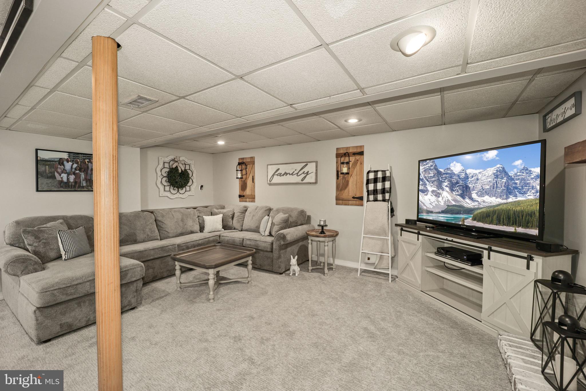 WHISPERING VALLEY - Residential