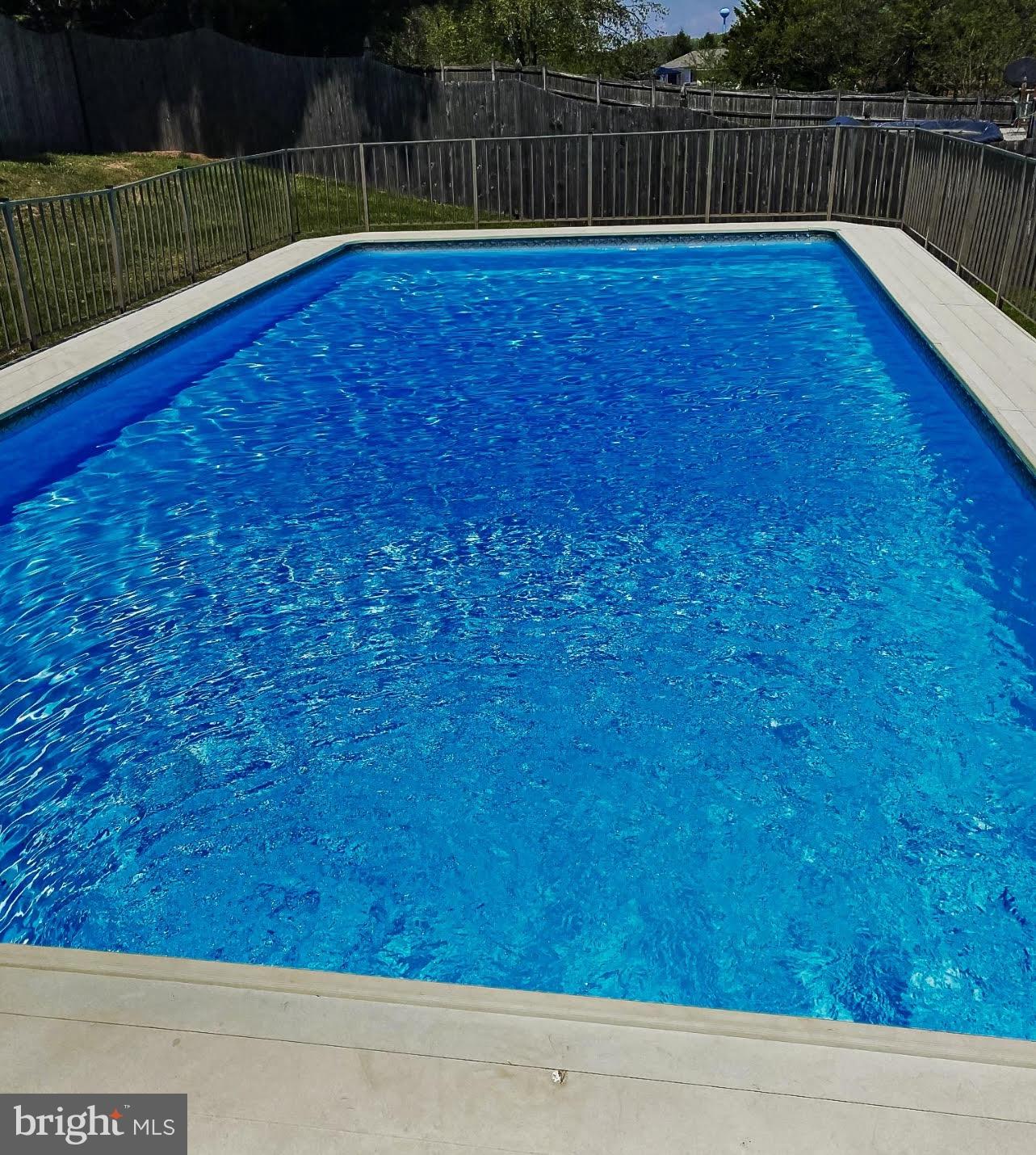 WHISPERING VALLEY - Residential