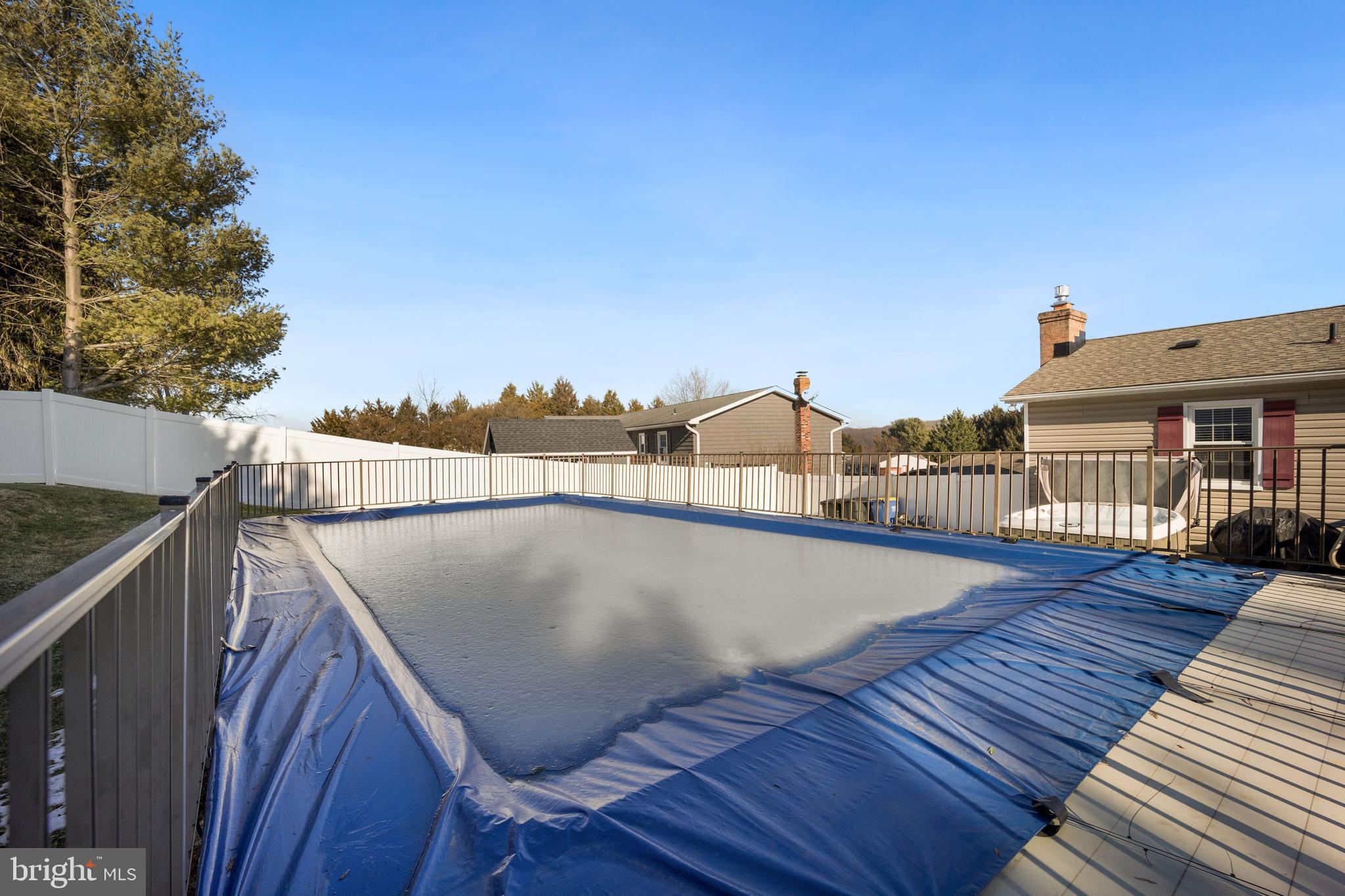 WHISPERING VALLEY - Residential