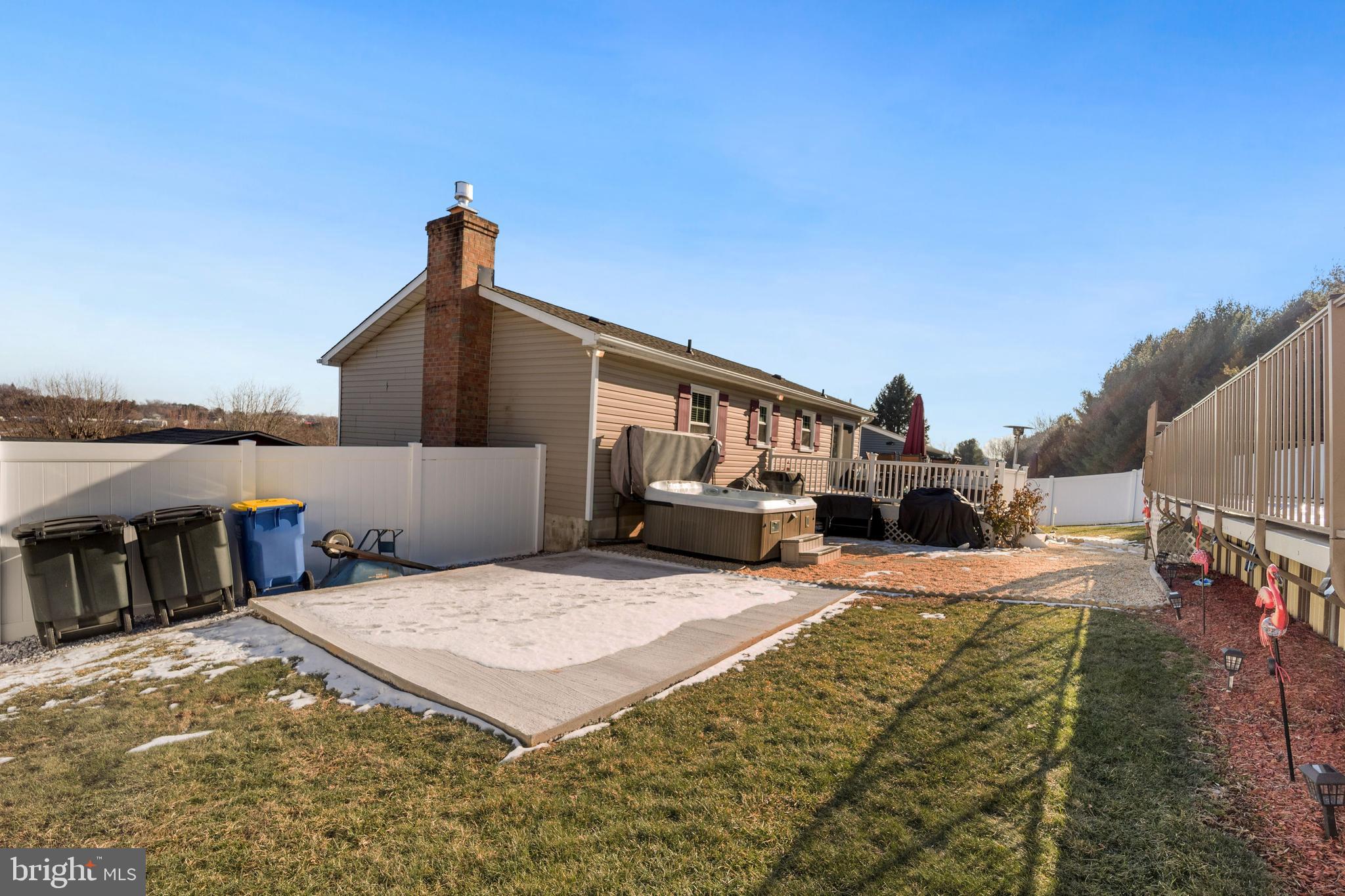 WHISPERING VALLEY - Residential