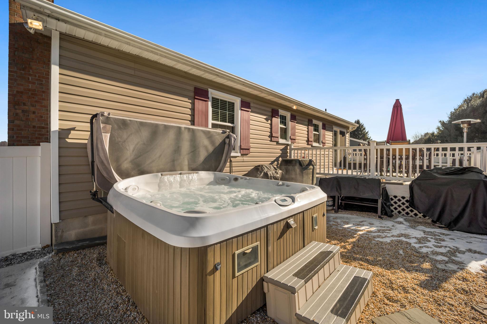 WHISPERING VALLEY - Residential