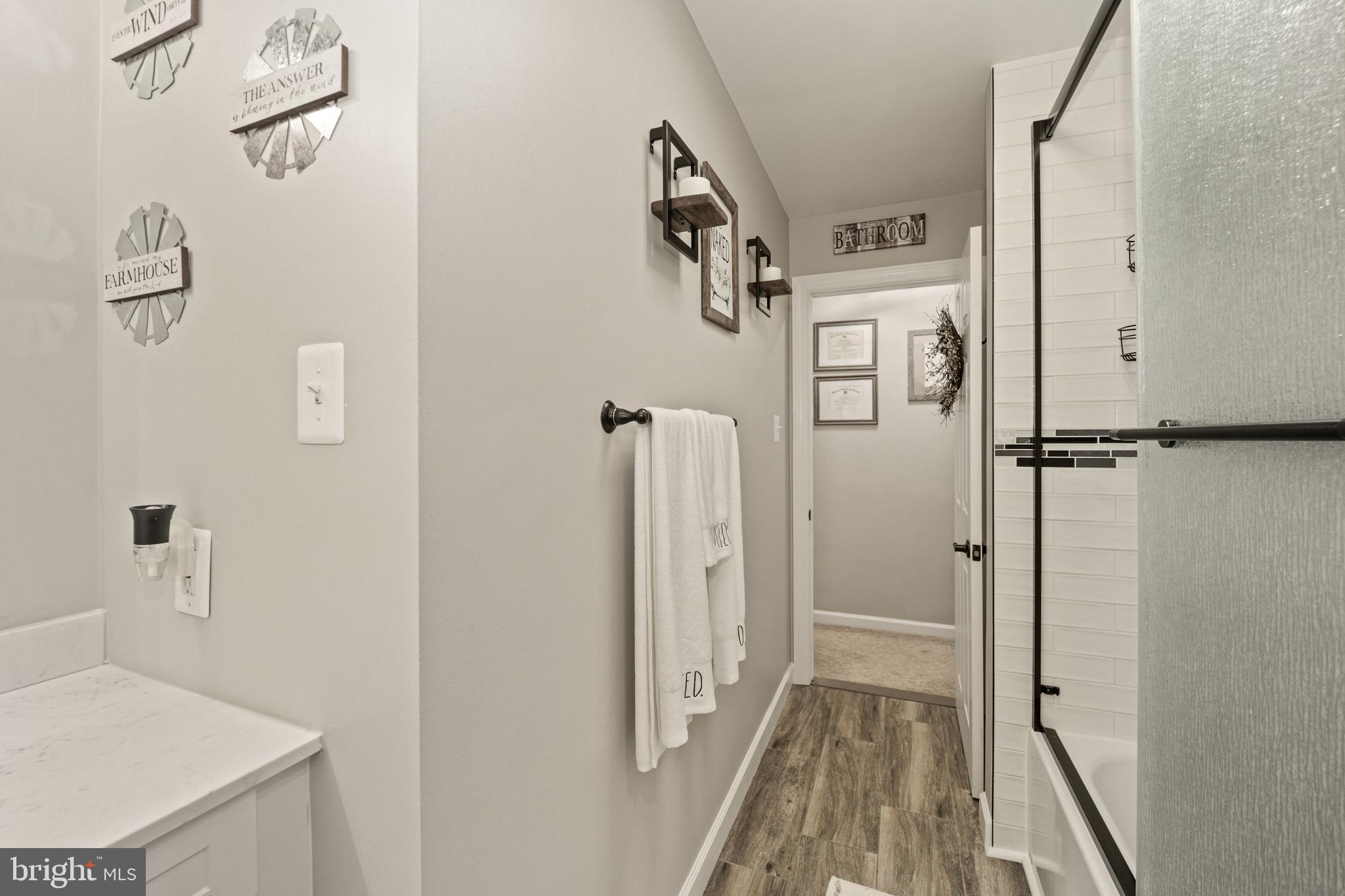 WHISPERING VALLEY - Residential