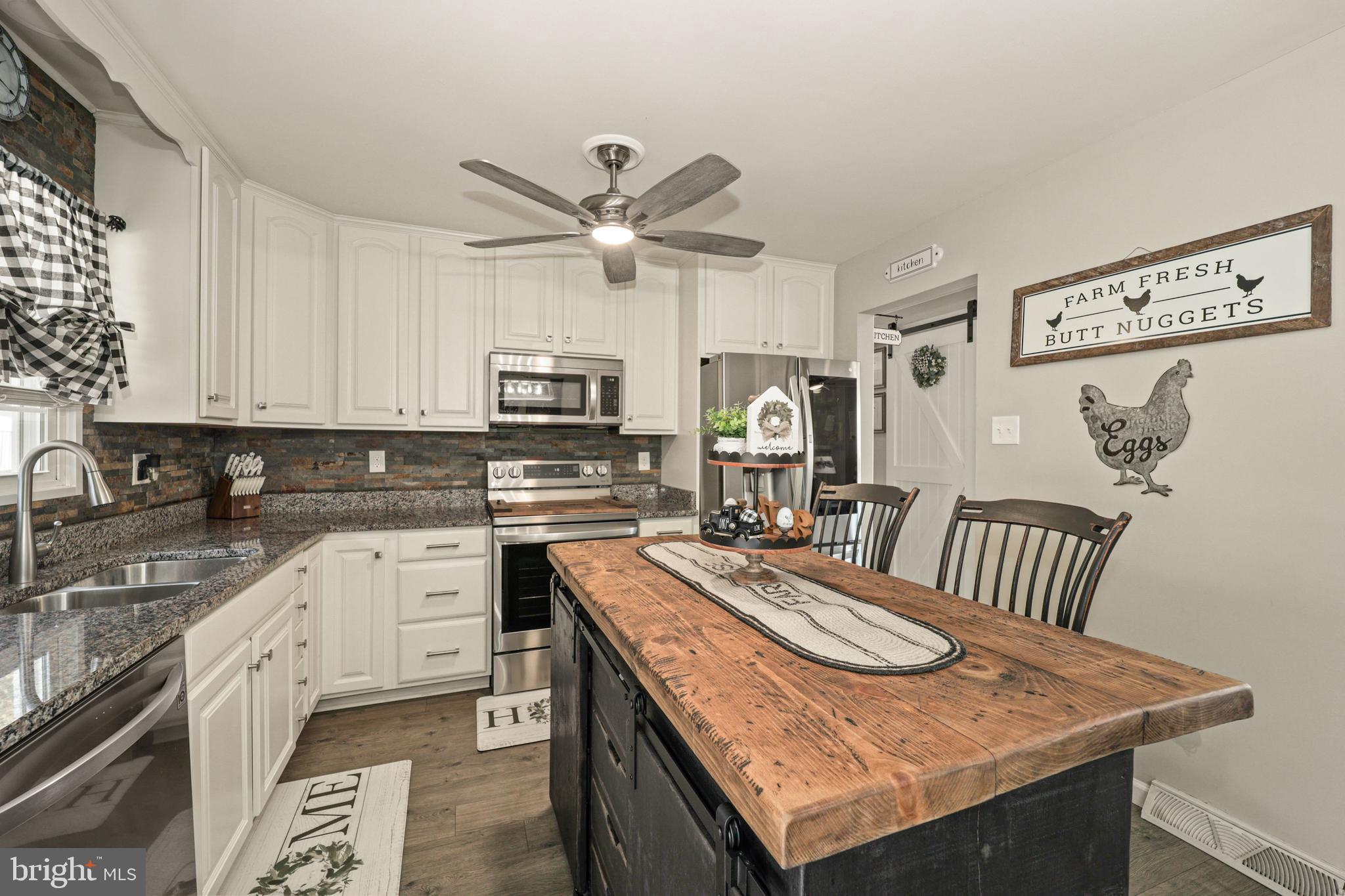 WHISPERING VALLEY - Residential