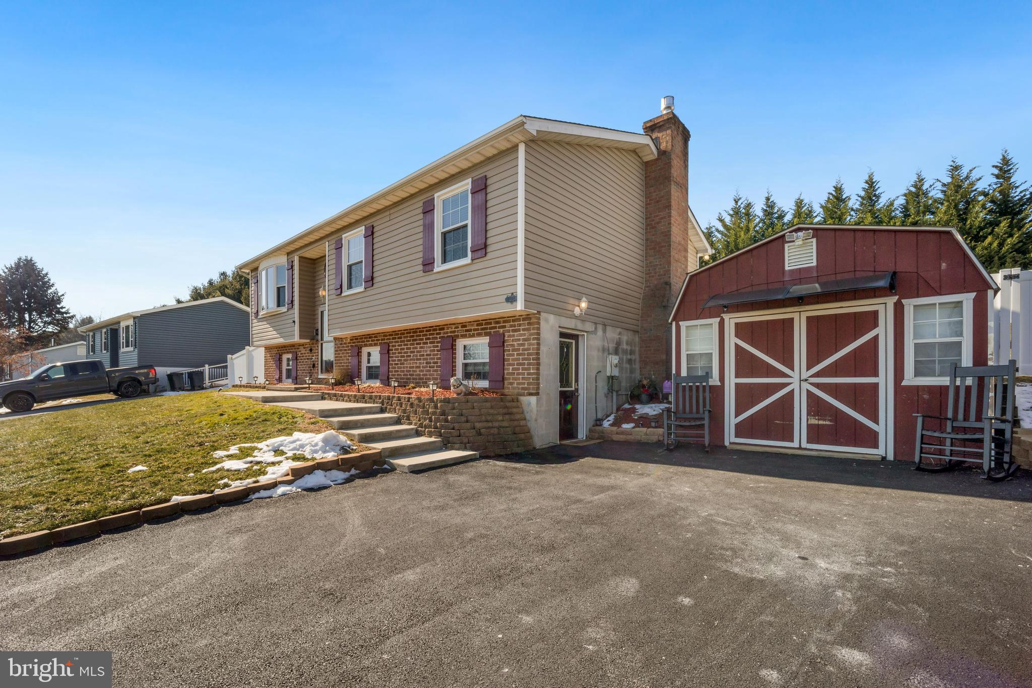 WHISPERING VALLEY - Residential