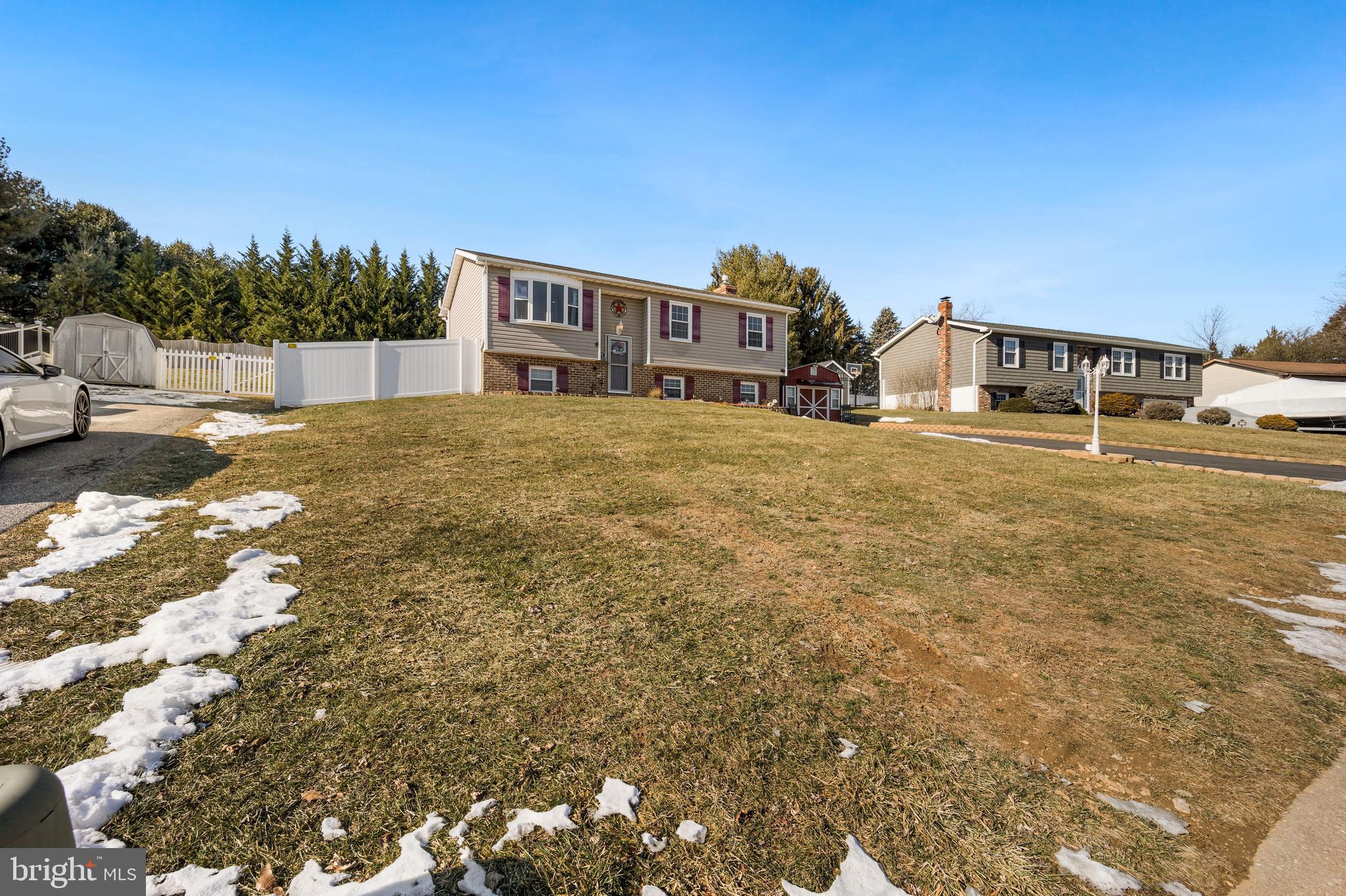 WHISPERING VALLEY - Residential