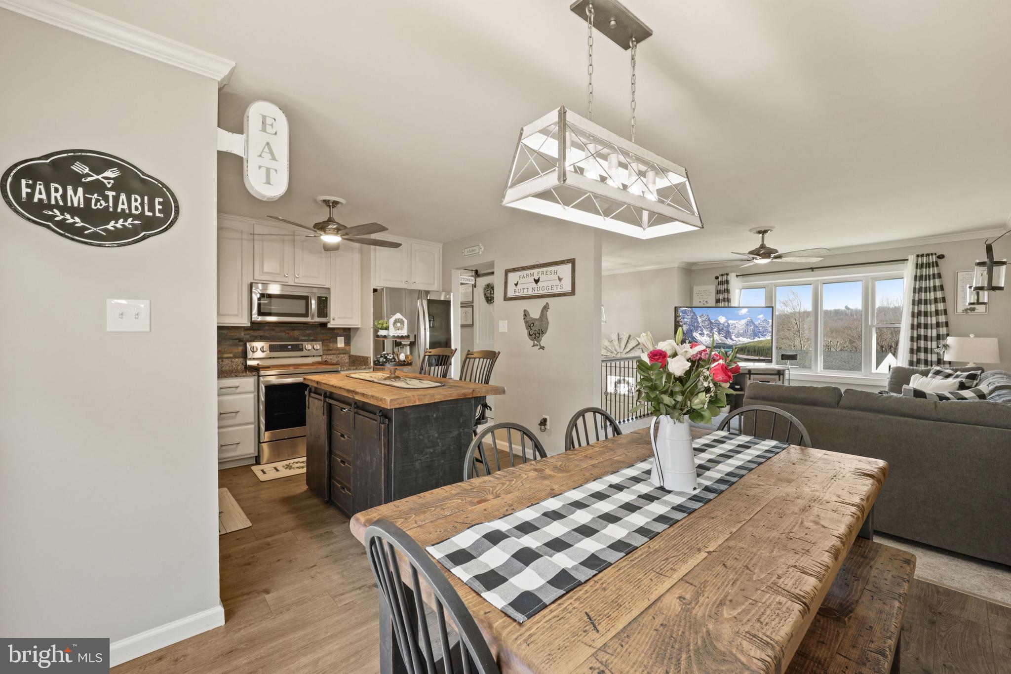 WHISPERING VALLEY - Residential