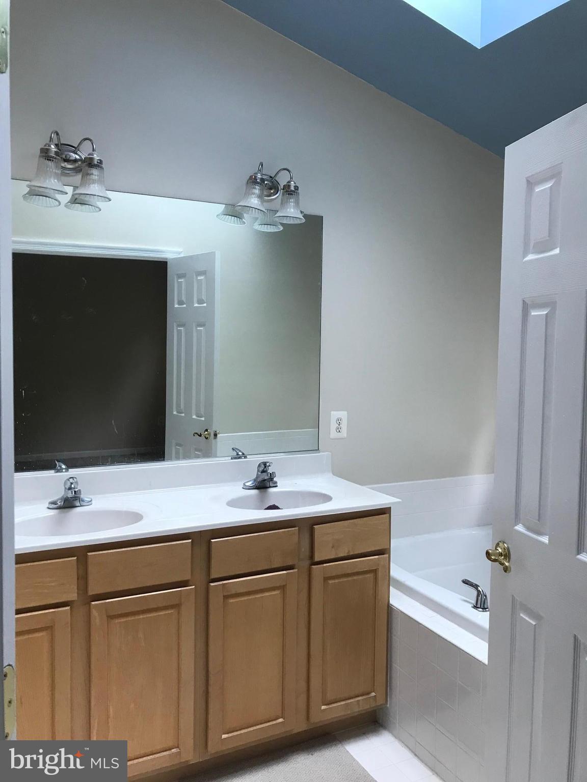 HOYLES MILL VILLAGE - Residential Lease