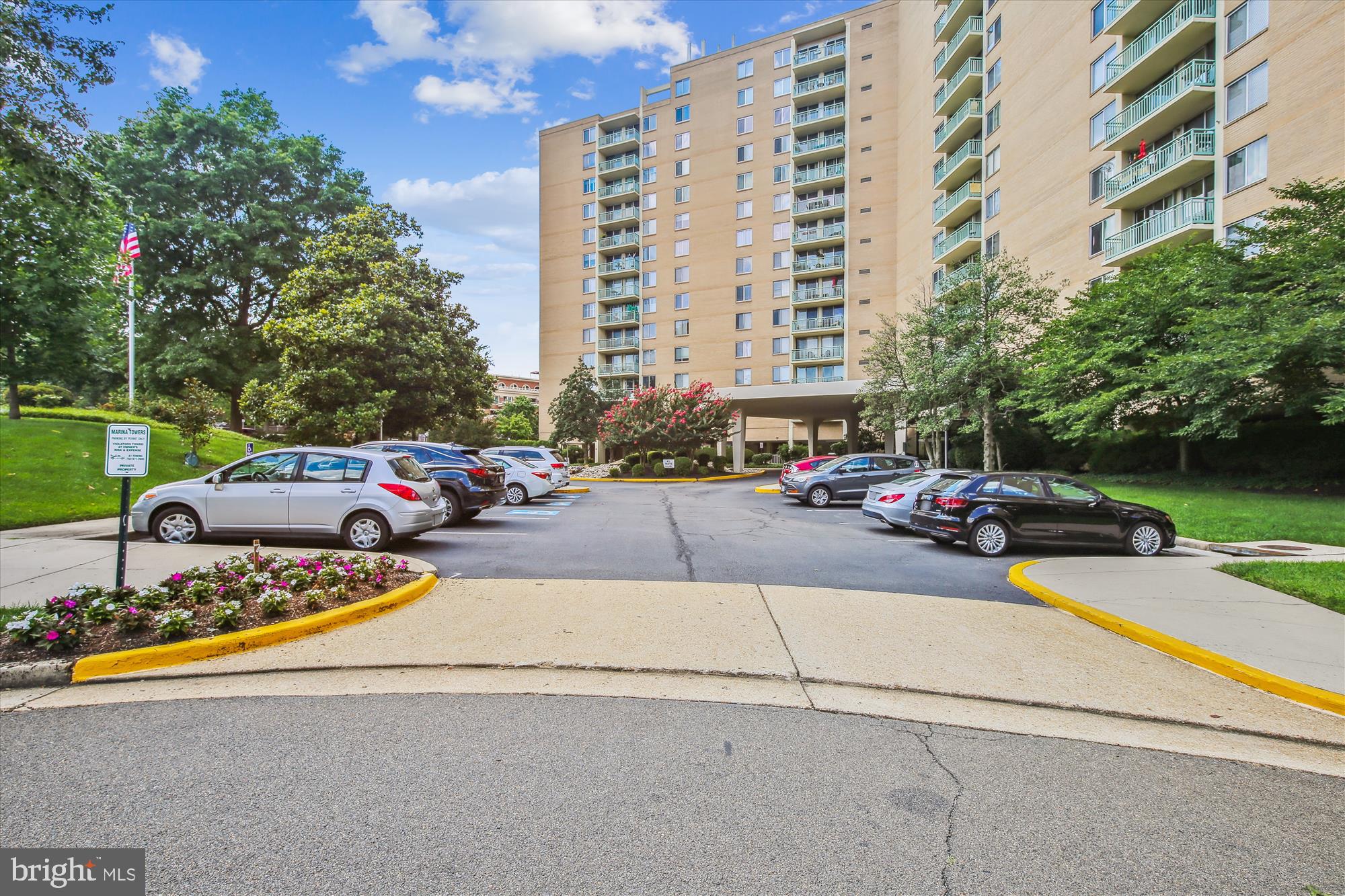 501 SLATERS LANE 1407