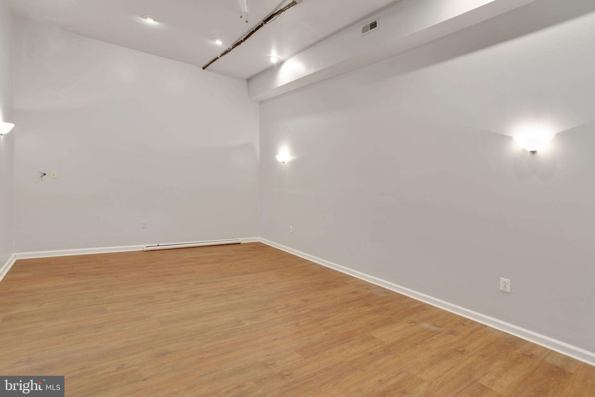 EASTERN HILLS - Residential