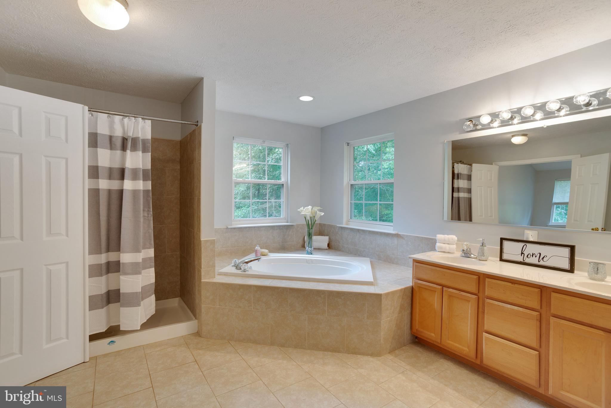 EASTERN HILLS - Residential