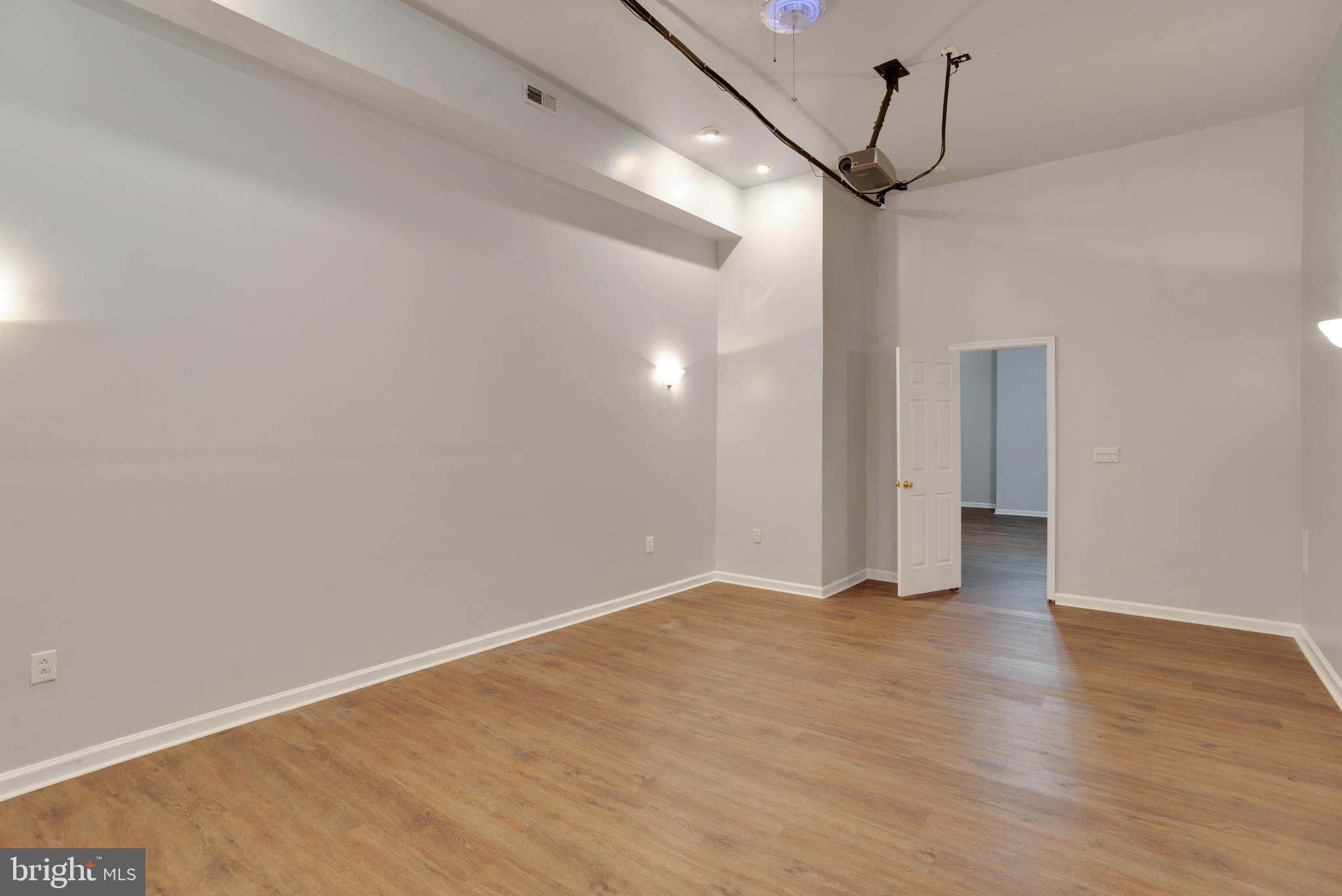 EASTERN HILLS - Residential