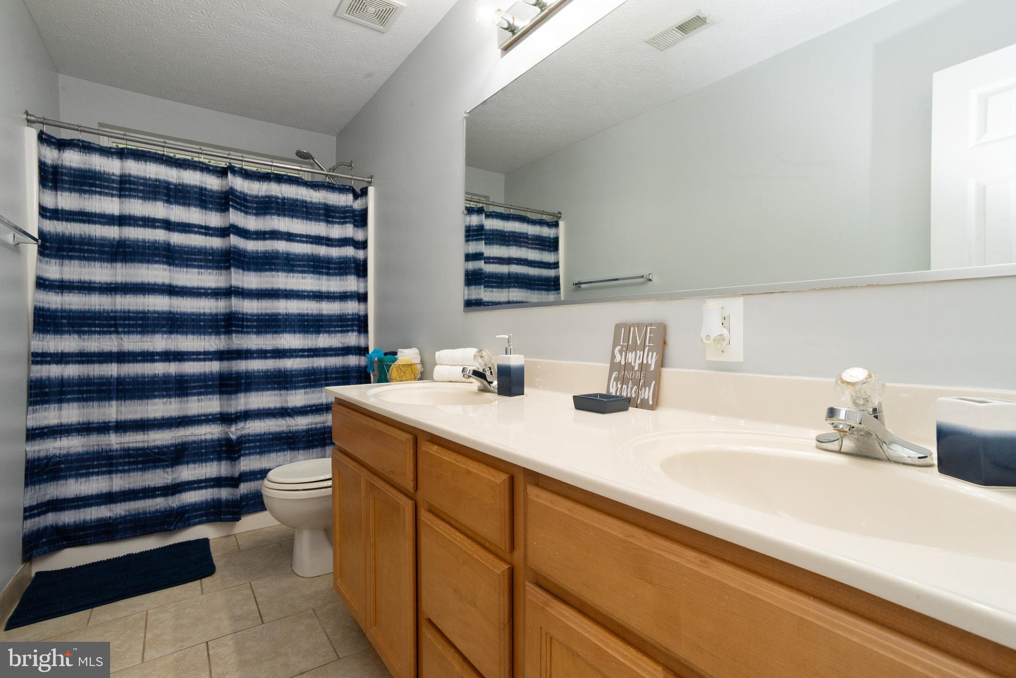 EASTERN HILLS - Residential