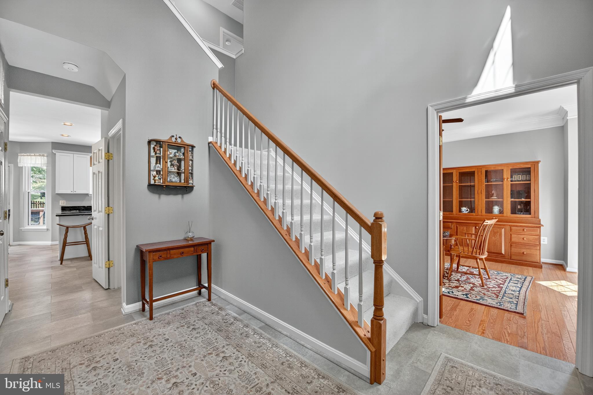 811 CASLA COURT SE