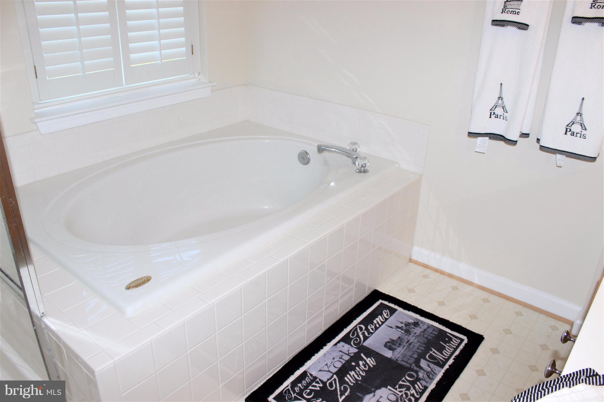 GREENHILL CROSSING - Residential Lease