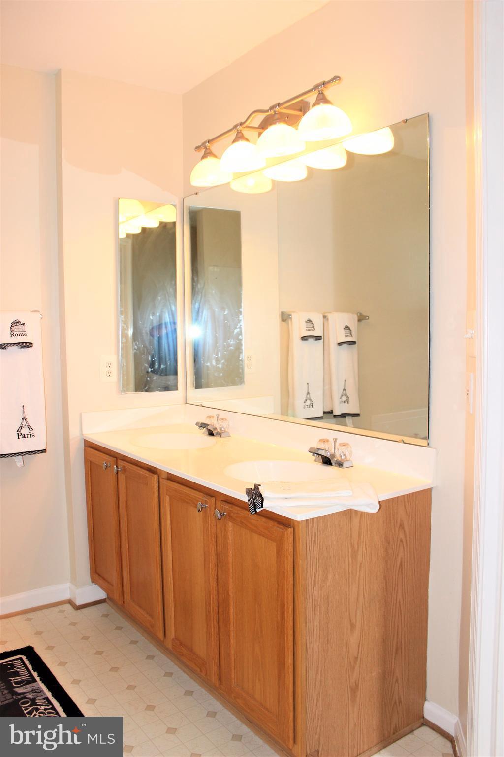 GREENHILL CROSSING - Residential Lease