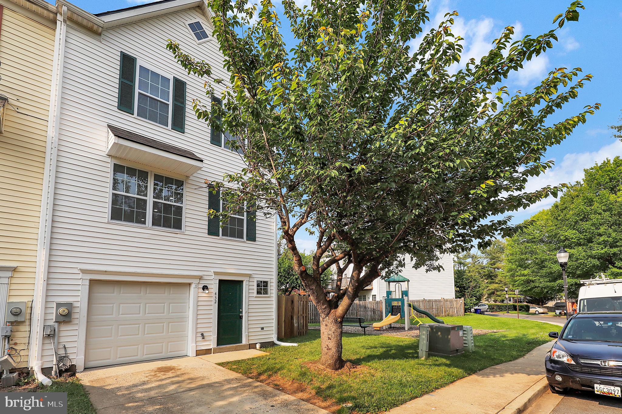 432 BLOSSOM LANE