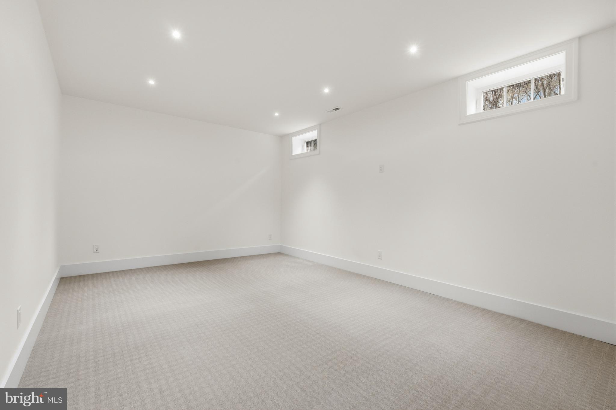 ROSEMONT - Residential