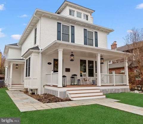 11 CEDAR STREET ALEXANDRIA VA 22301