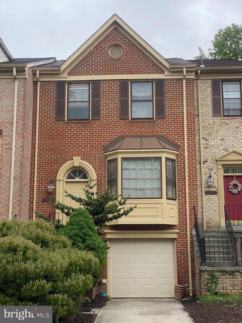 Photo of 12307 Sweetbough Court, GAITHERSBURG, MD 20878 (MLS # MDMC2205798) Photo of 12307 Sweetbough Court, GAITHERSBURG, MD 20878 (MLS # MDMC2205798)