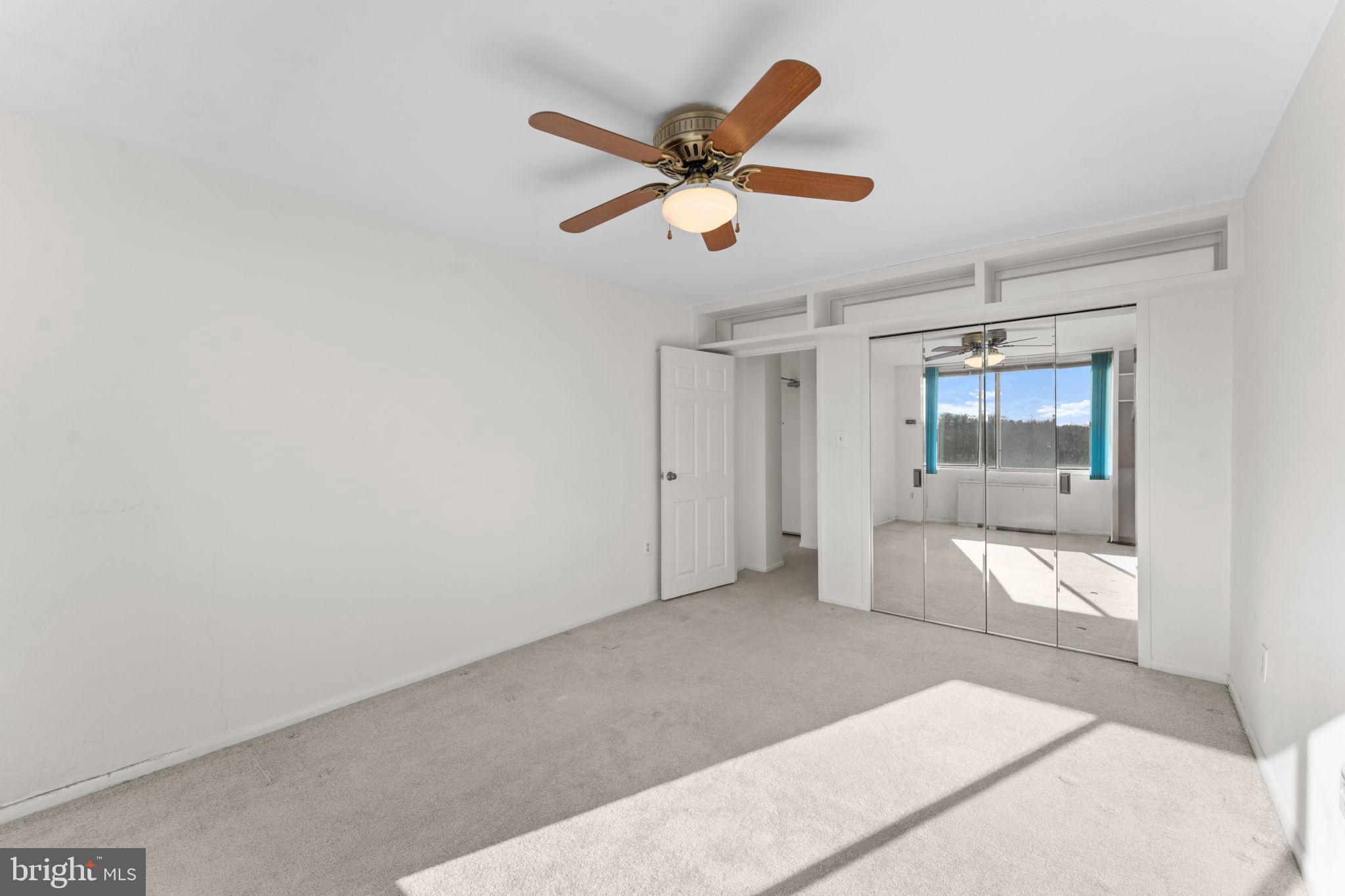 RIVER TOWERS - Residential