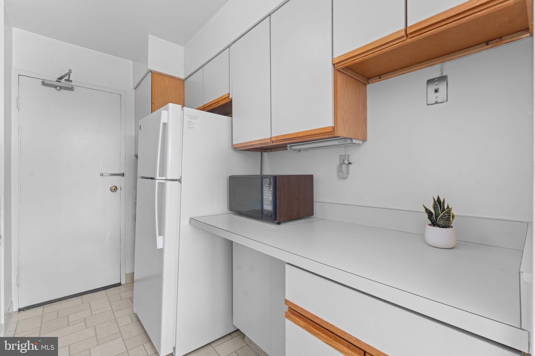 RIVER TOWERS - Residential