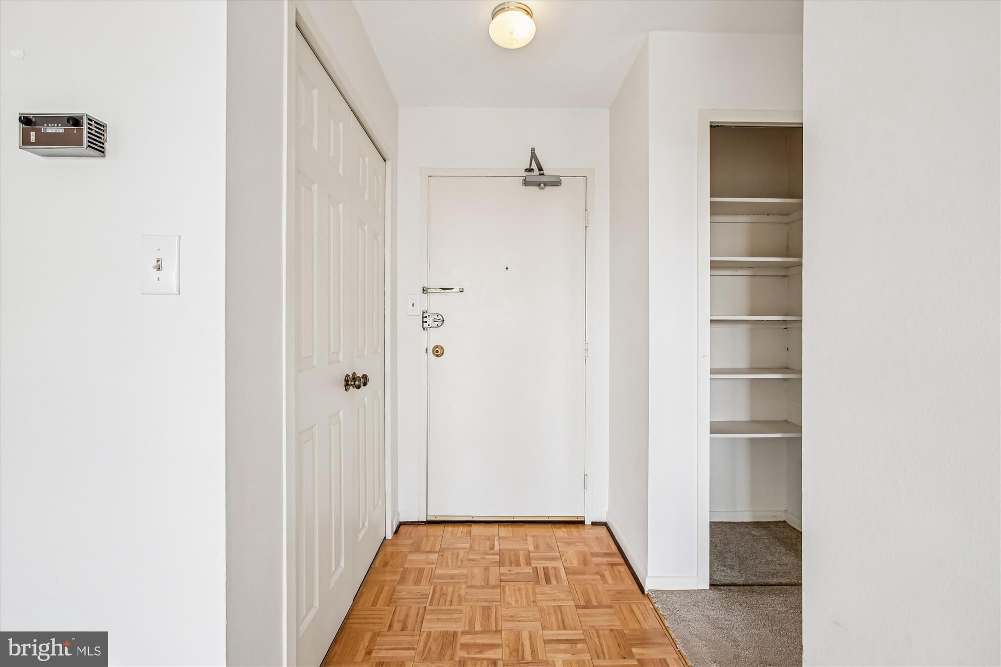 RIVER TOWERS - Residential