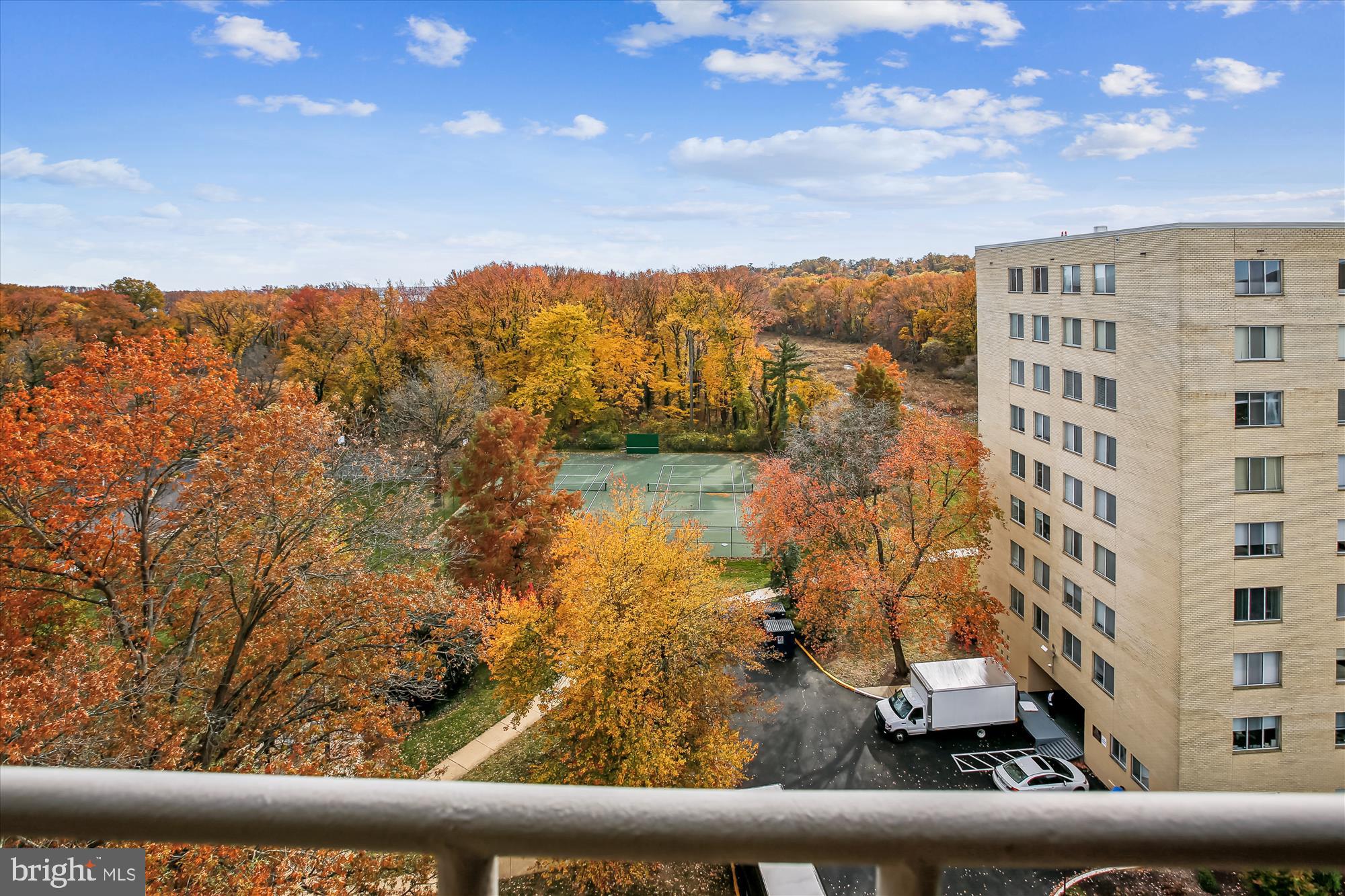 RIVER TOWERS - Residential