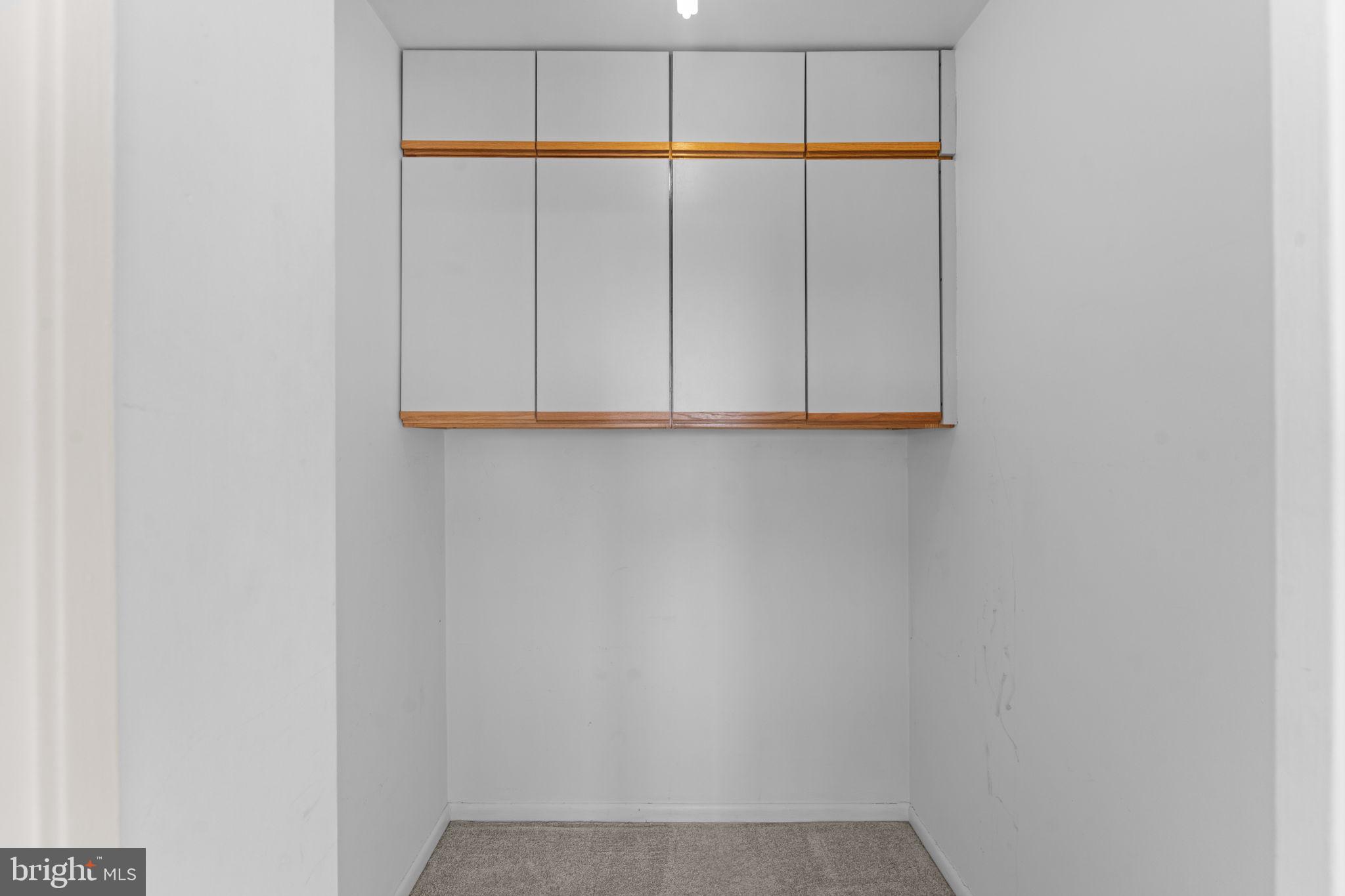 RIVER TOWERS - Residential