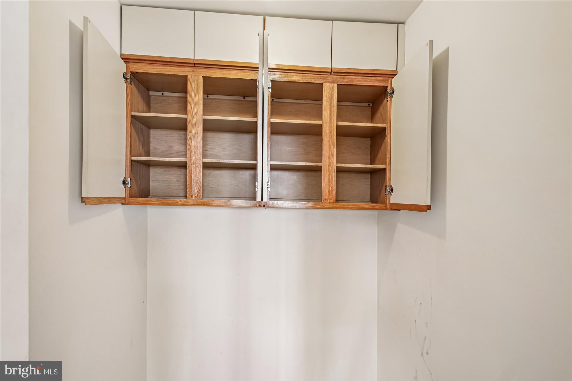 RIVER TOWERS - Residential