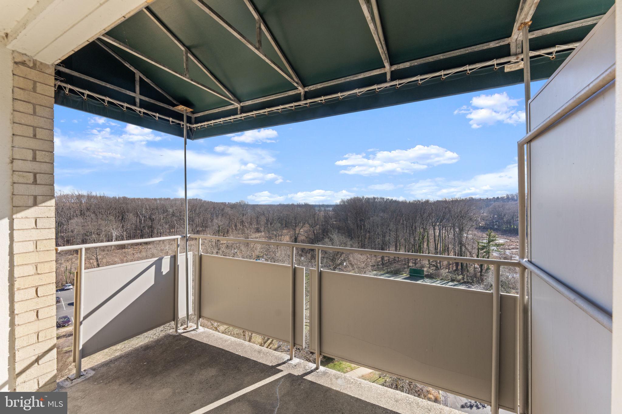 RIVER TOWERS - Residential