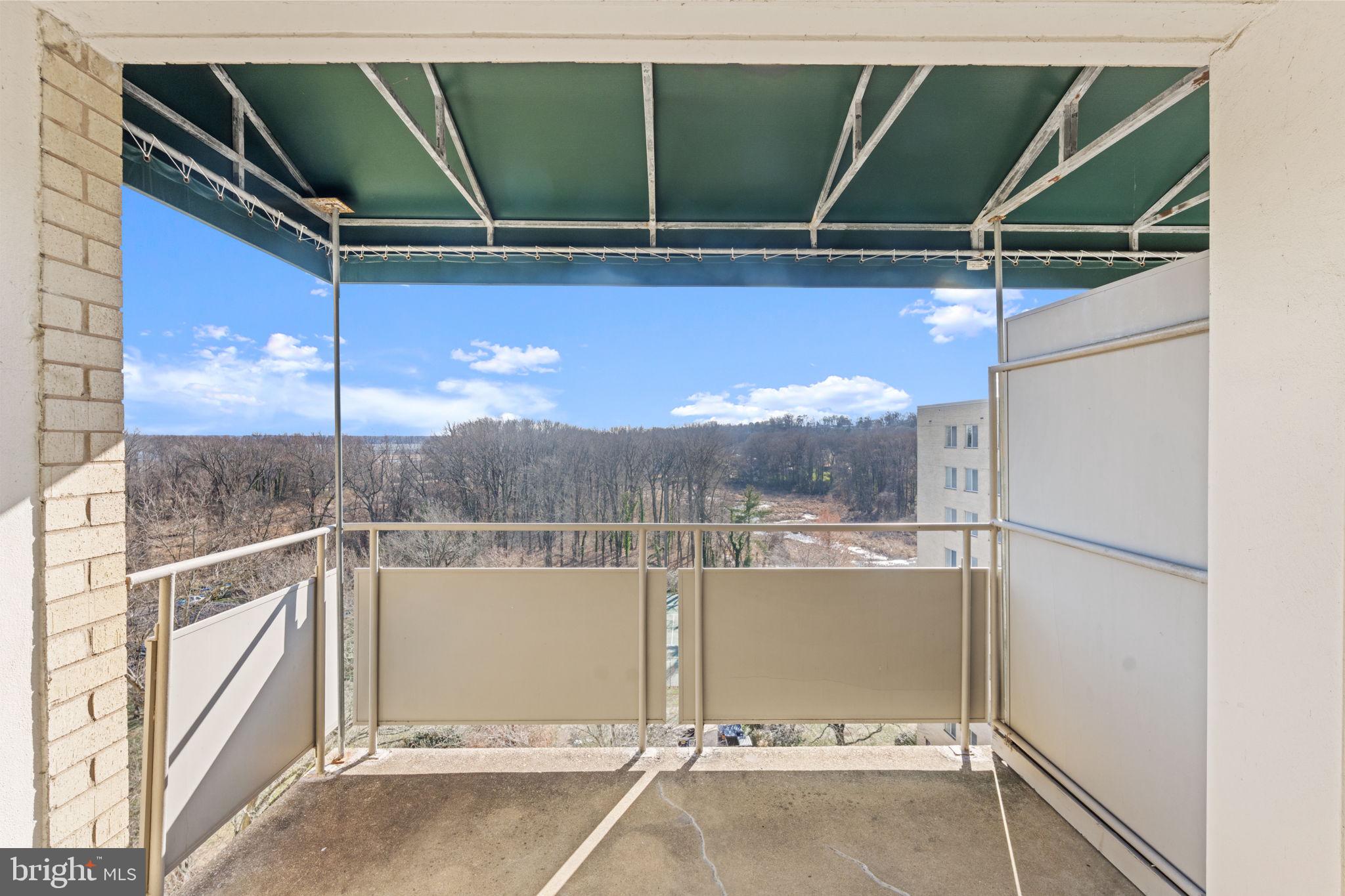 RIVER TOWERS - Residential