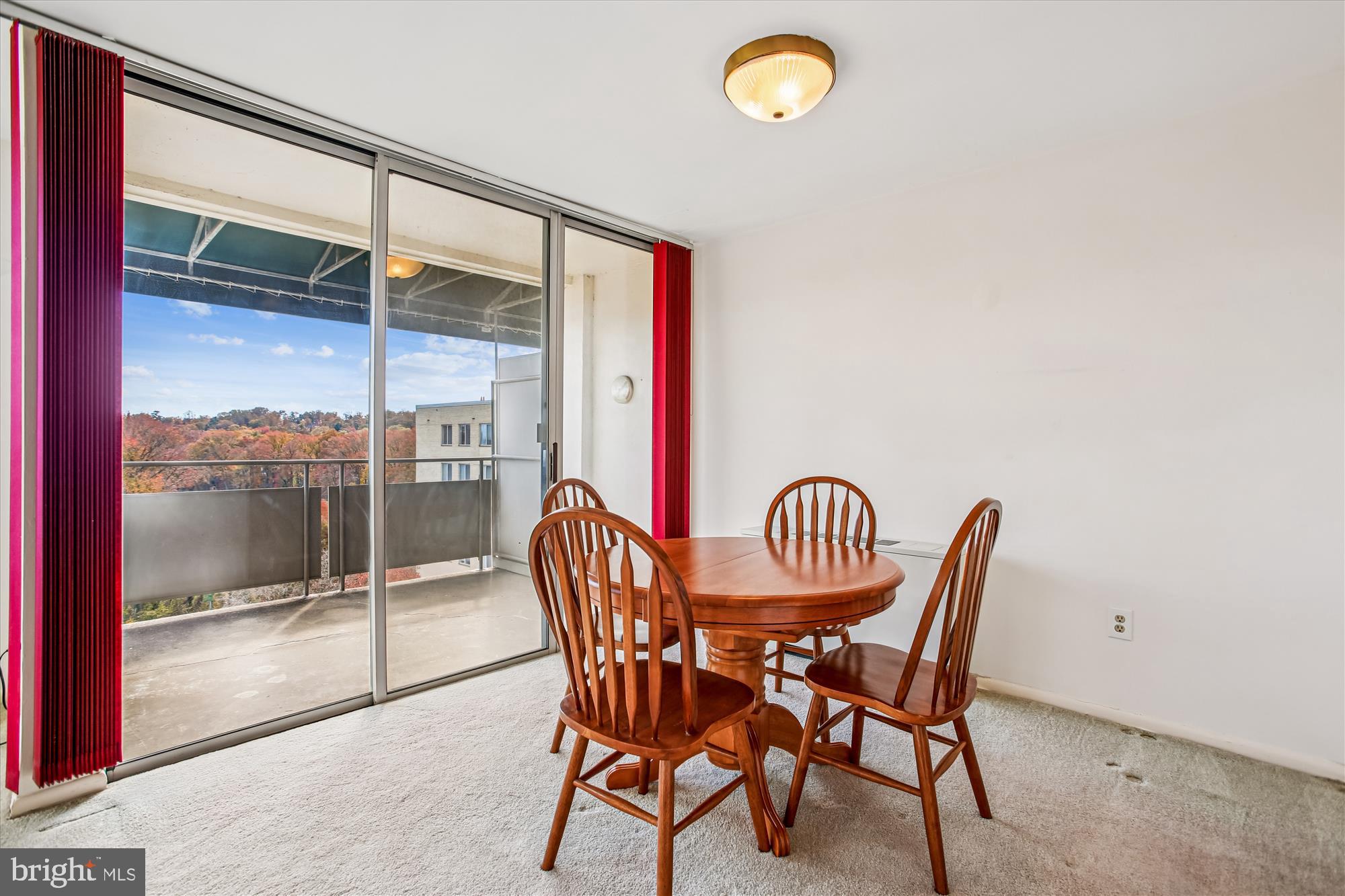 RIVER TOWERS - Residential