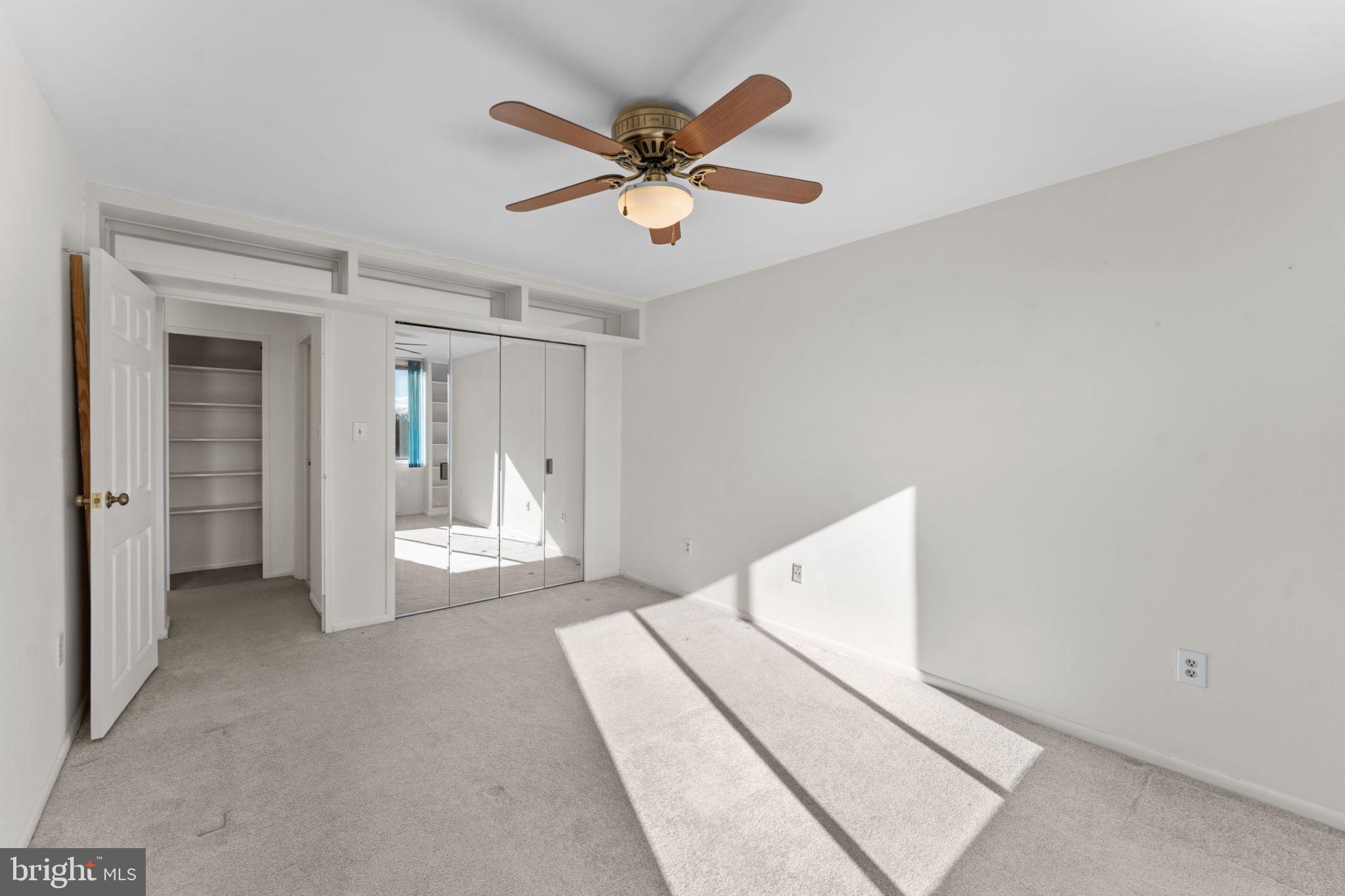 RIVER TOWERS - Residential