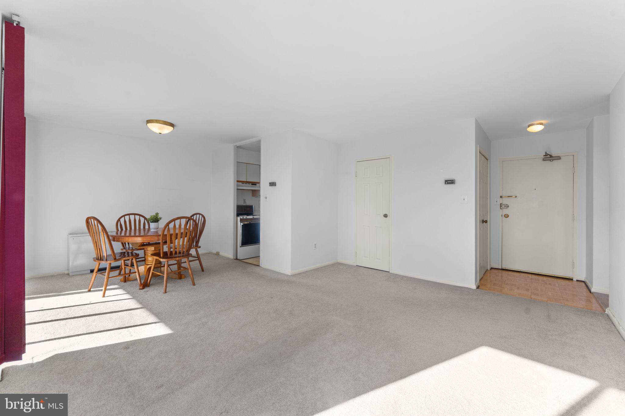 RIVER TOWERS - Residential