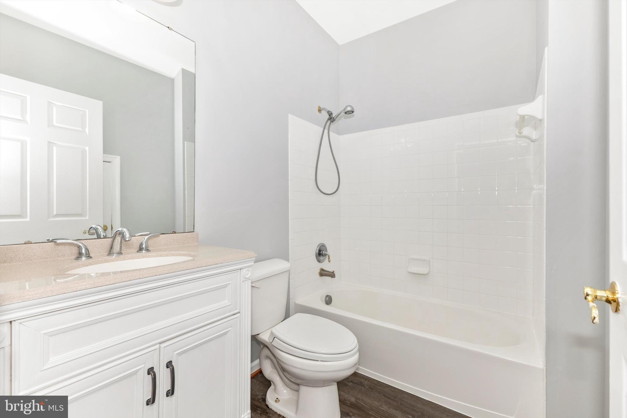 CROSS CREEK CLUB - Residential Lease